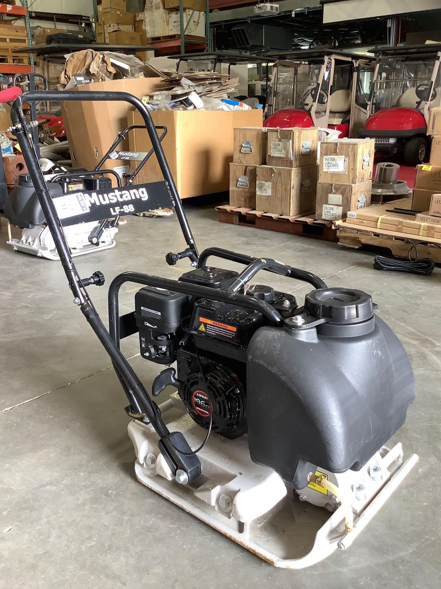 UNUSED MUSTANG LF-88 PLATE COMPACTOR WITH LONCIN 196cc ENGINE, GAS POWERED - Image 8 of 12