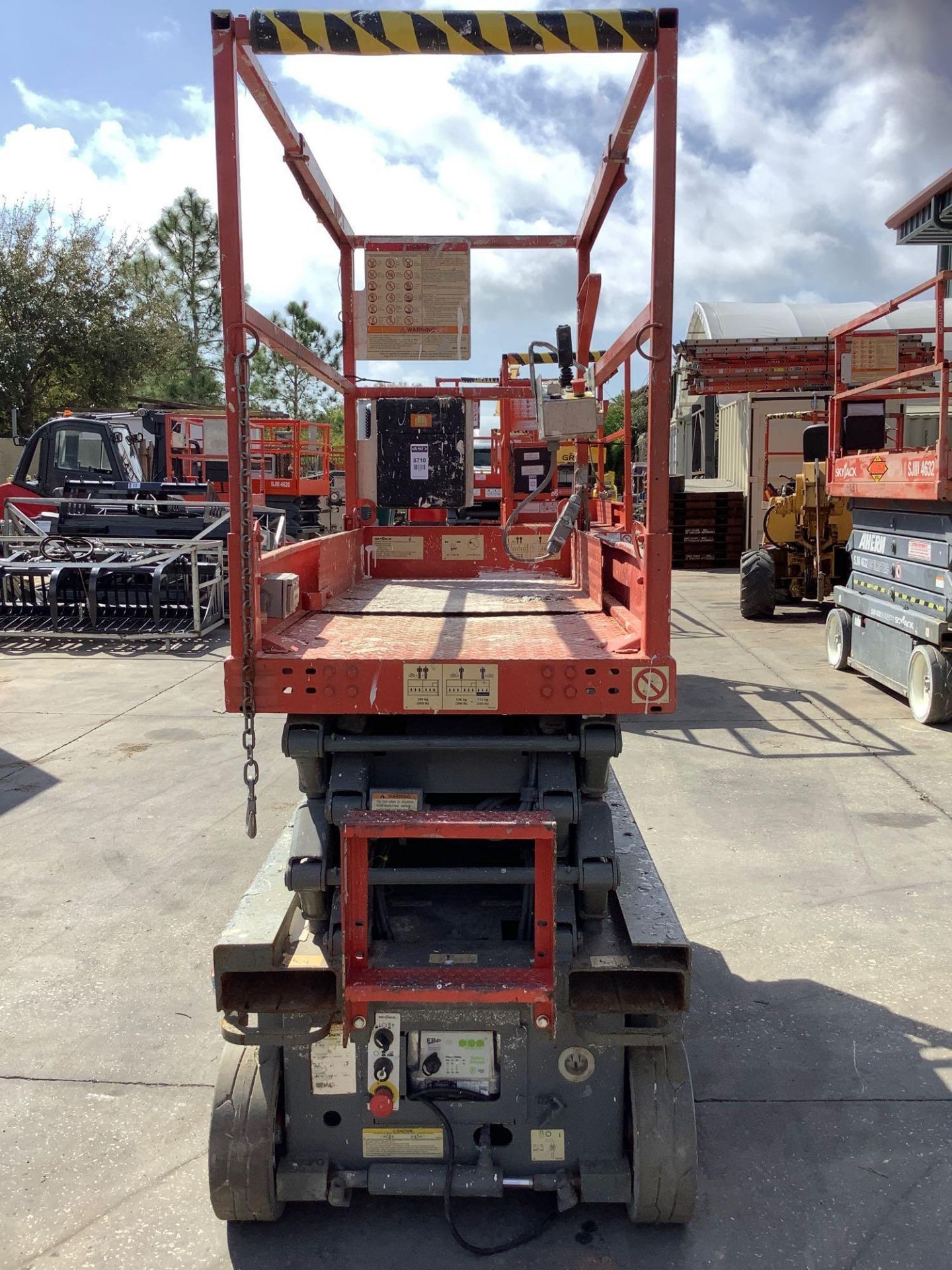 SKYJACK SCISSOR LIFT MODEL SJIII 3219, ELECTRIC, APPROX MAX PLATFORM HEIGHT 19FT, BUILT IN BATTERY C - Image 9 of 12