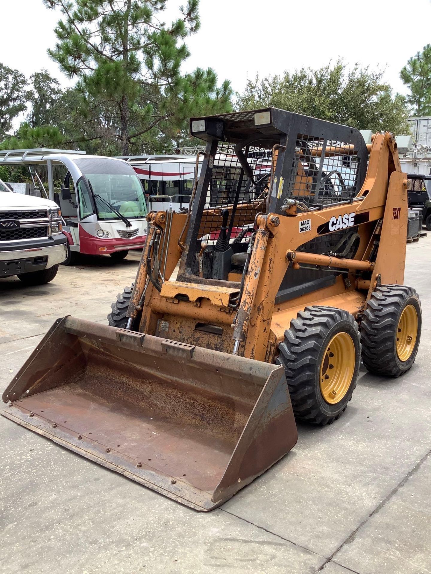CASE SKID STEER MODEL 75XT, DIESEL, BUCKET APPROX 73” W, RUNS AND OPERATES - Image 2 of 22