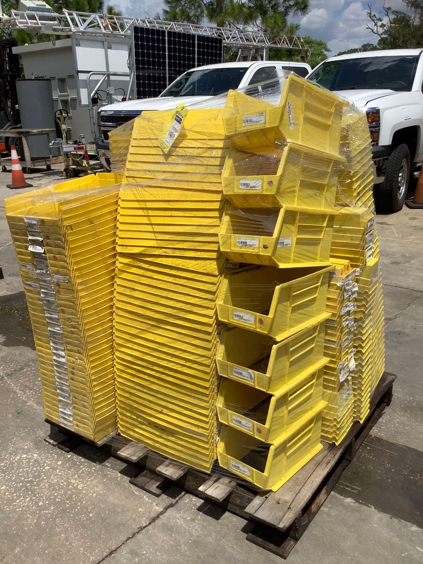 PALLET OF ASSORTED PLASTIC STORAGE/ORGANIZATION BINS - Image 2 of 5