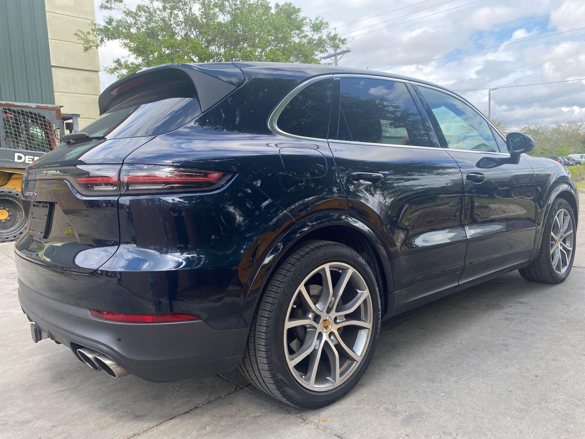 ***2019 PORSCHE CAYENNE S AWD SUV, LEATHER SEATS, MOON ROOF, A/C & HEATED SEATS, 2 KEYS INCLUDED - Image 10 of 47