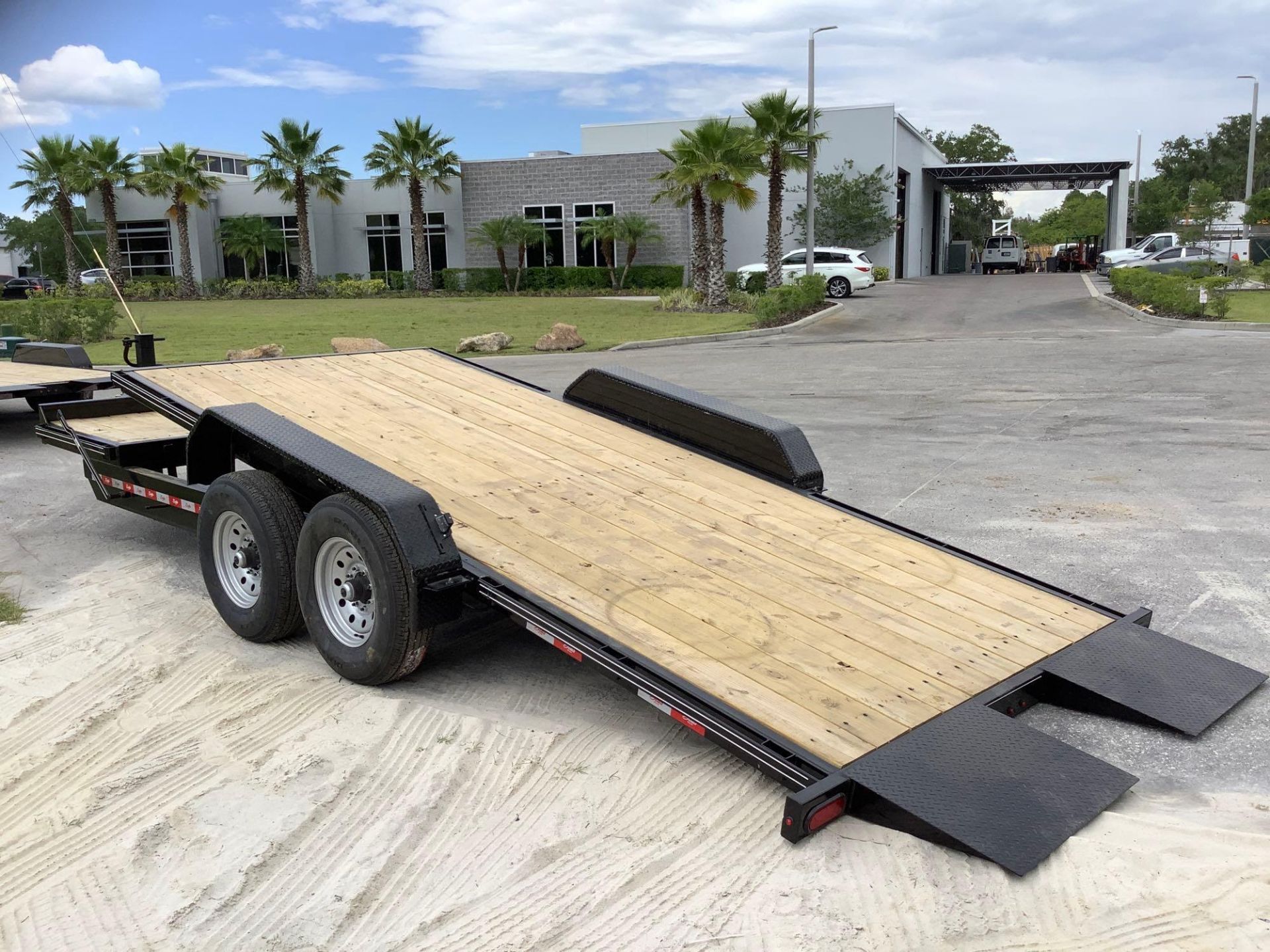 ***UNUSED 2022 DELTA TILT TRAILER, APPROX GVWR 14000LBS, APPROX 22FT LONG x 82” WIDE, ELECTRIC BRAKE - Image 17 of 18