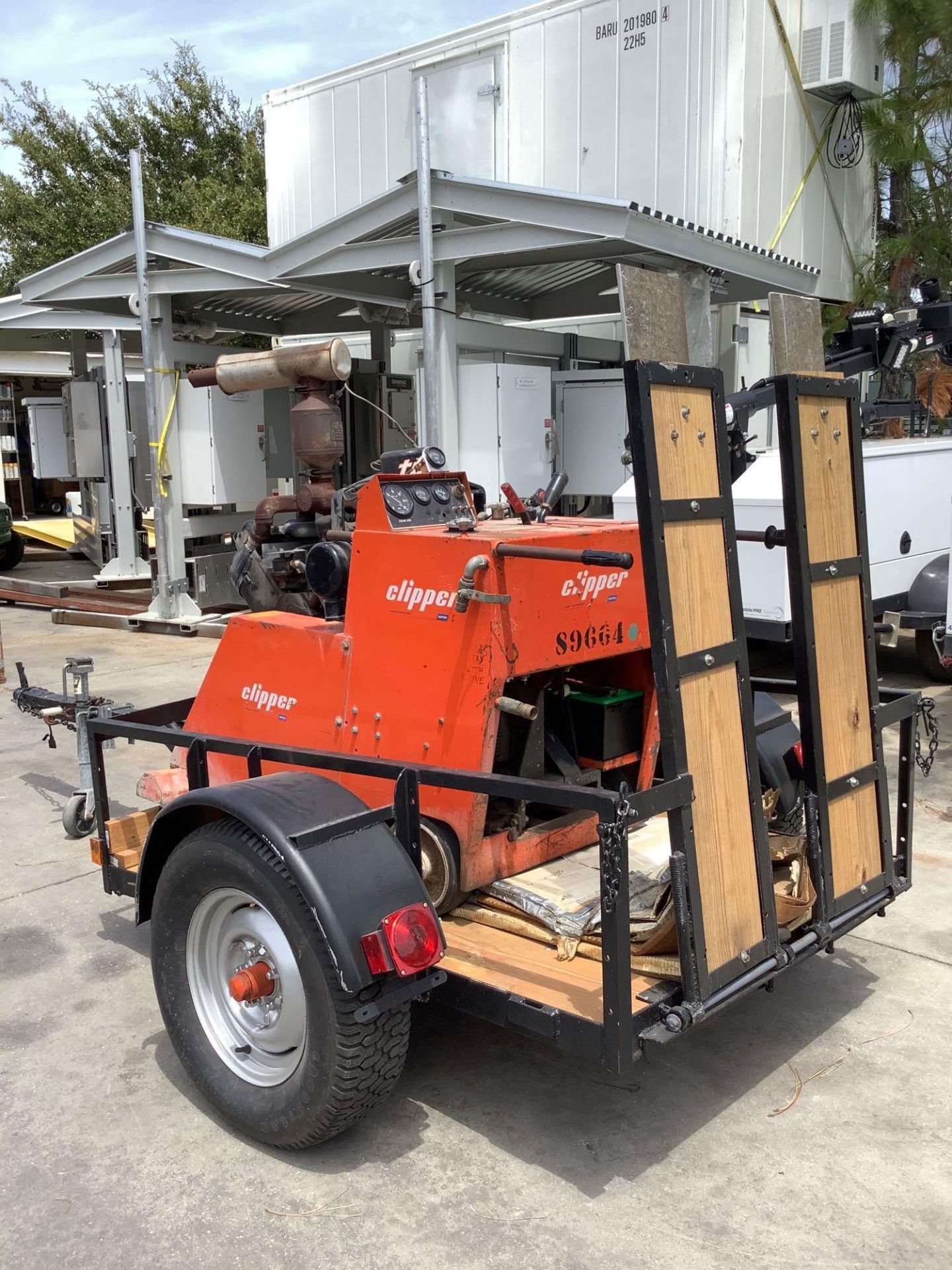 NORTON CLIPPER CONCRETE SAW MODEL C-65B-KET WITH TRAILER, GAS POWERED, WISCONSIN V465D1 ENGINE, TRAI - Image 5 of 29