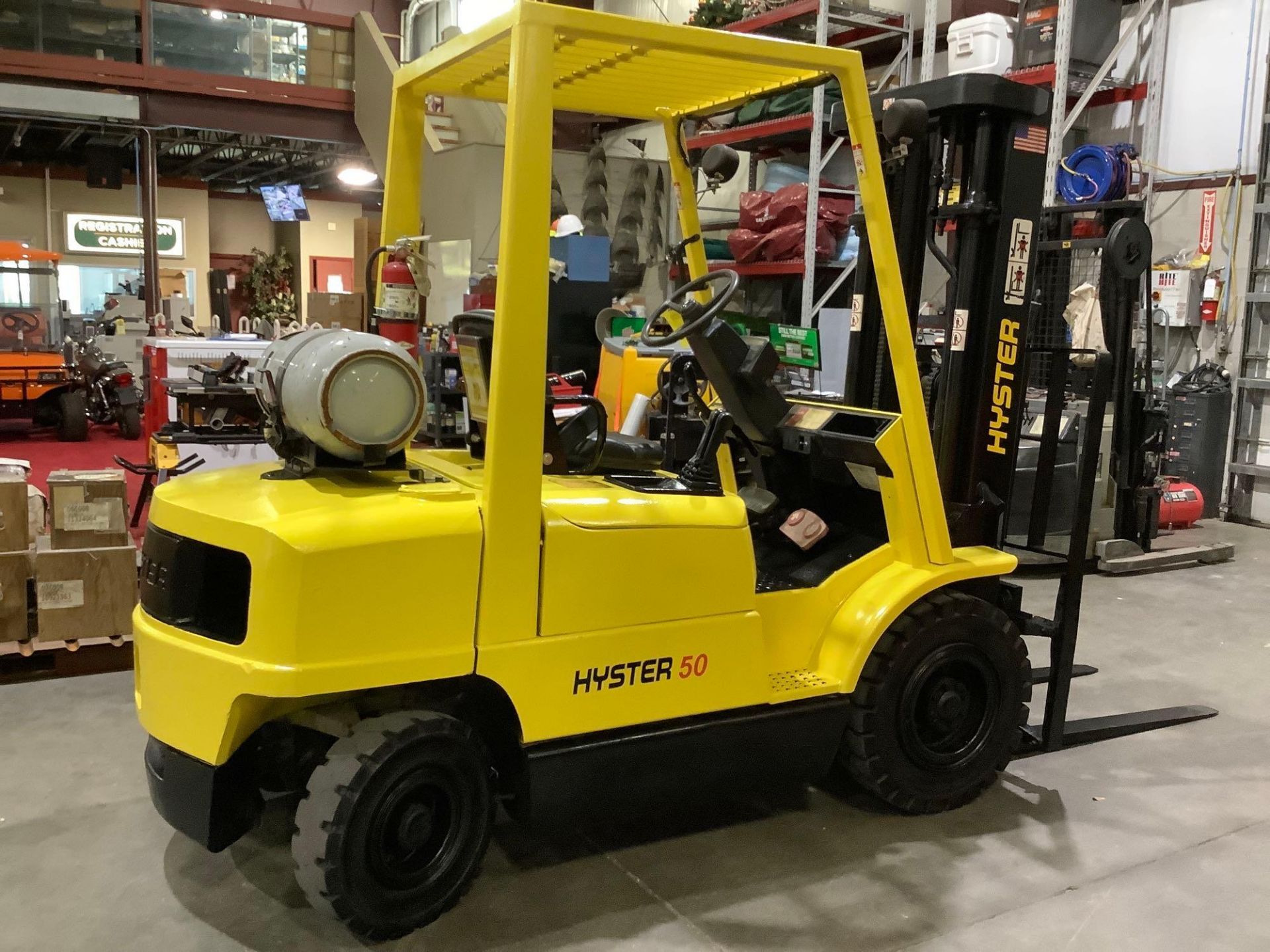 HYSTER FORKLIFT MODEL H50XM, LP POWERED, APPROX MAX CAPACITY 5000LBS, APPROX MAX HEIGHT 181in, TILT, - Image 7 of 14