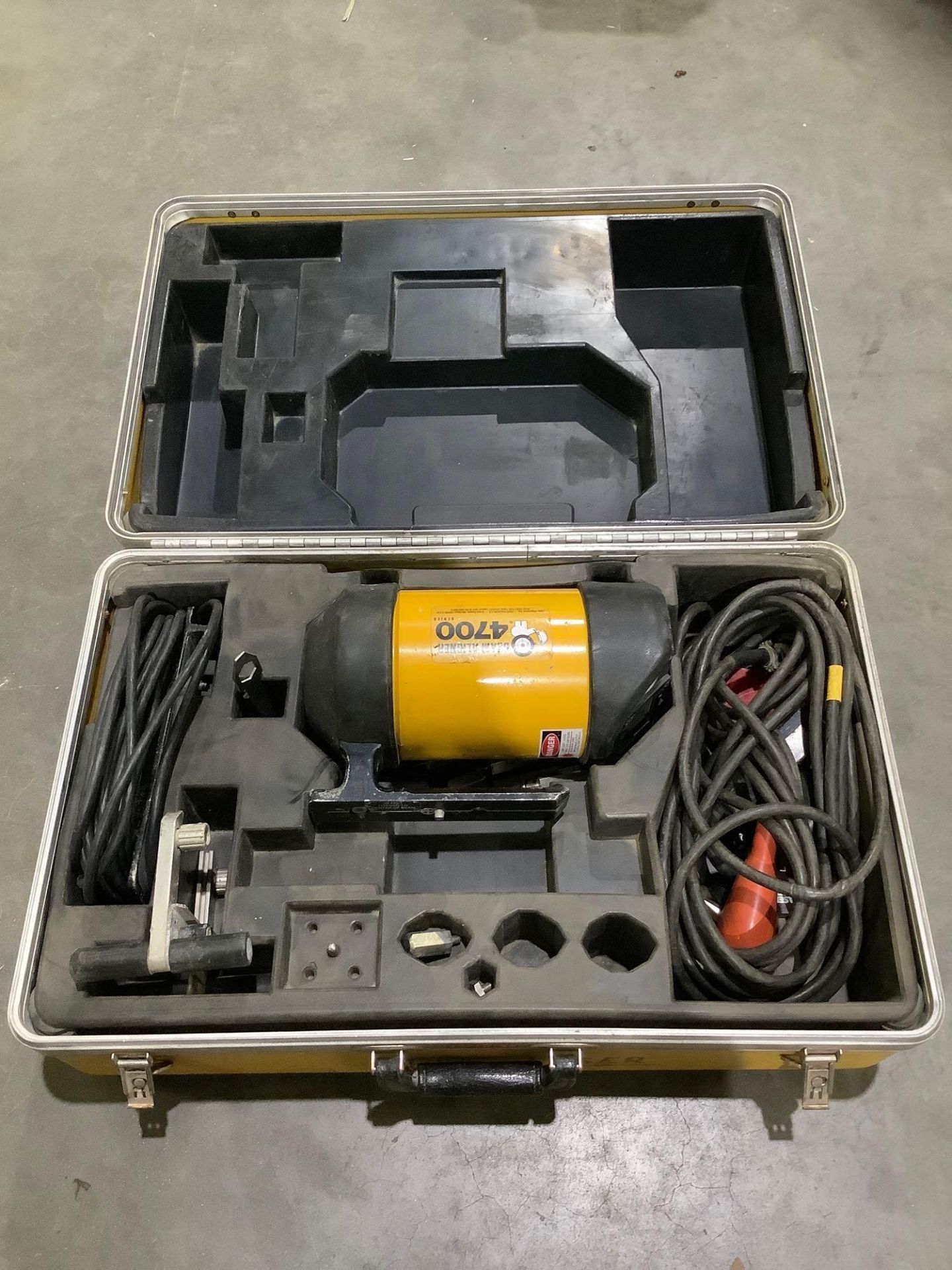 BEAM ALIGNER 4700 SERIES PIPE LASER MODEL 4700 IN CARRY CASE