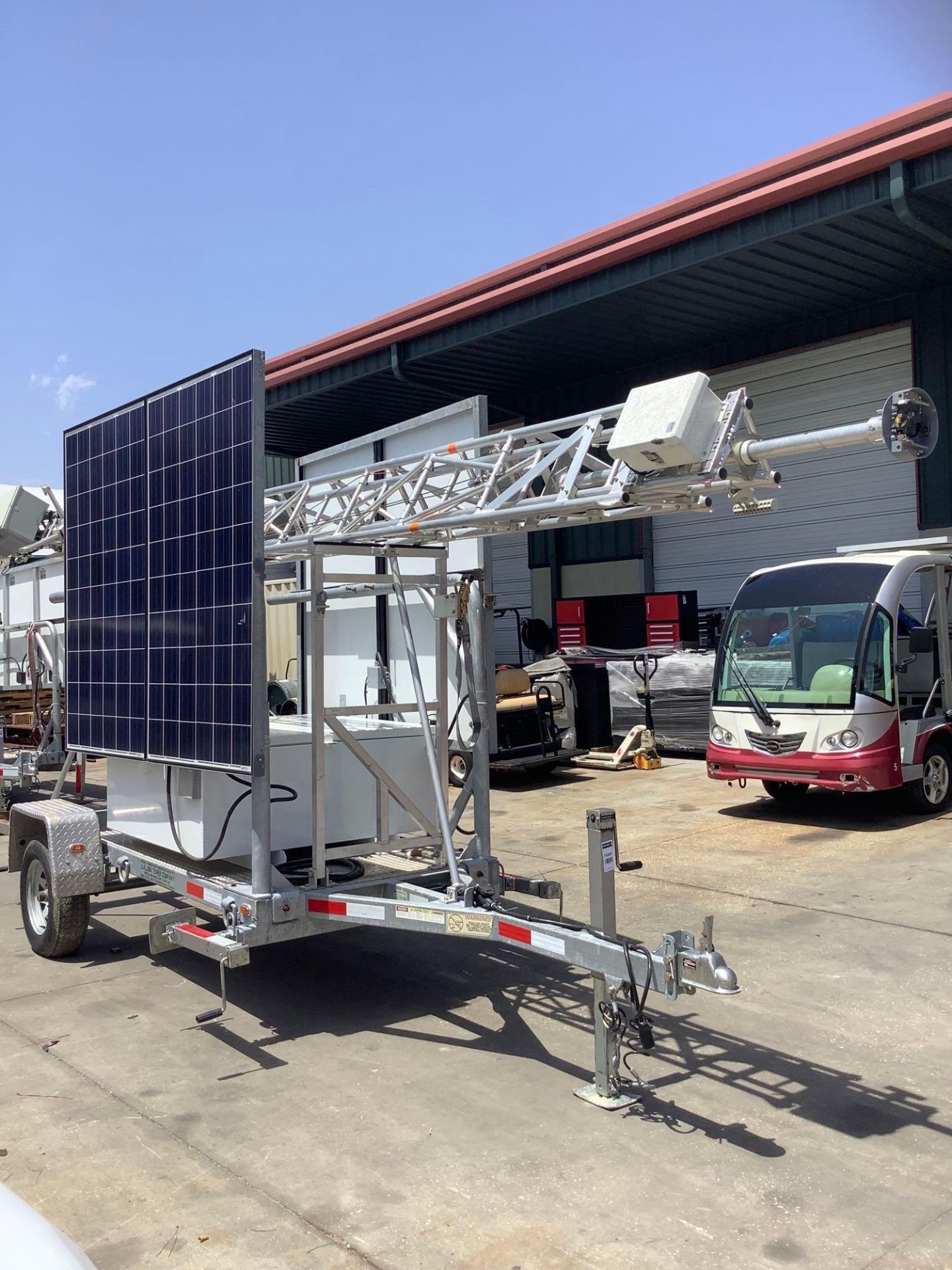 ALUMA MOBILE TOWER UNIT TRAILER WITH SUNSPARK SOLAR TYPE SMX260P ATTACHED - Image 19 of 27