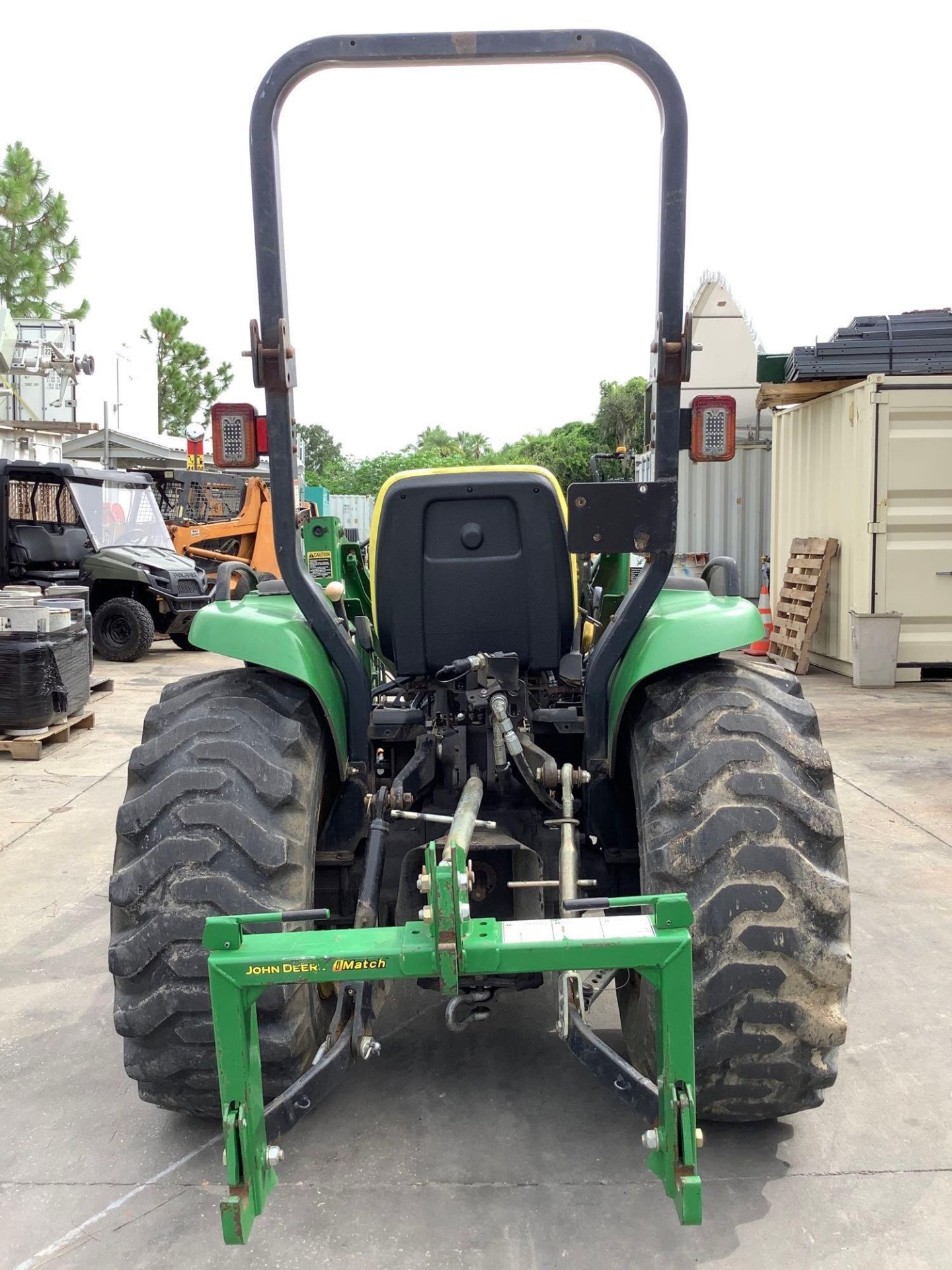 JOHN DEERE TRACTOR MODEL 4300, DIESEL, JOHN DEERE 430 QUICK ATTACH LOADER ON FRONT WITH GRAPPLE BUCK - Image 6 of 14