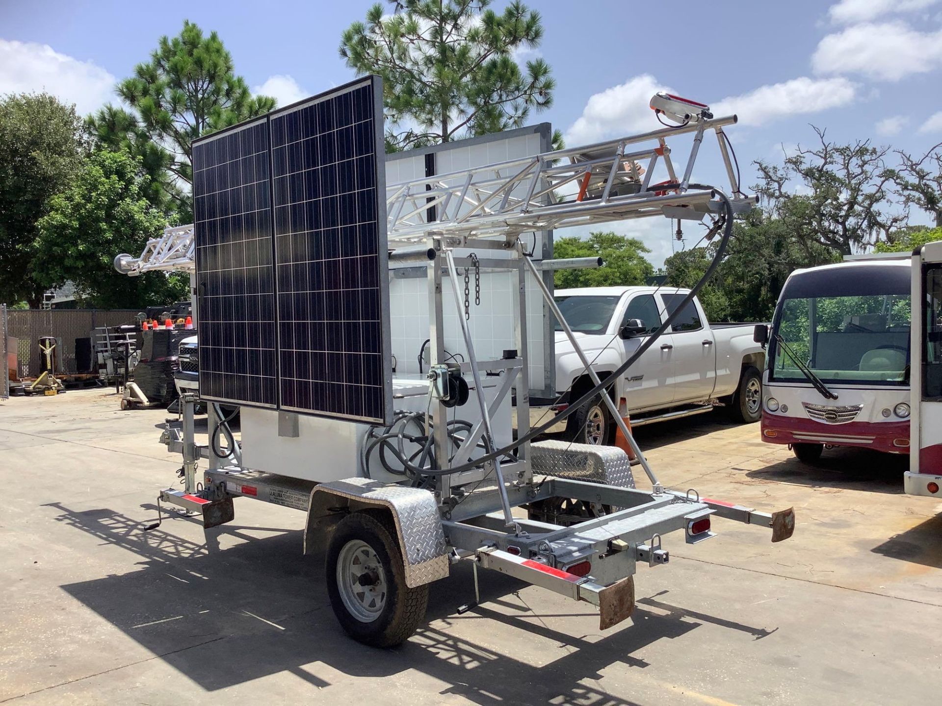 ALUMA MOBILE TOWER UNIT TRAILER WITH SUNSPARK SOLAR TYPE SMX260P ATTACHED - Image 14 of 27