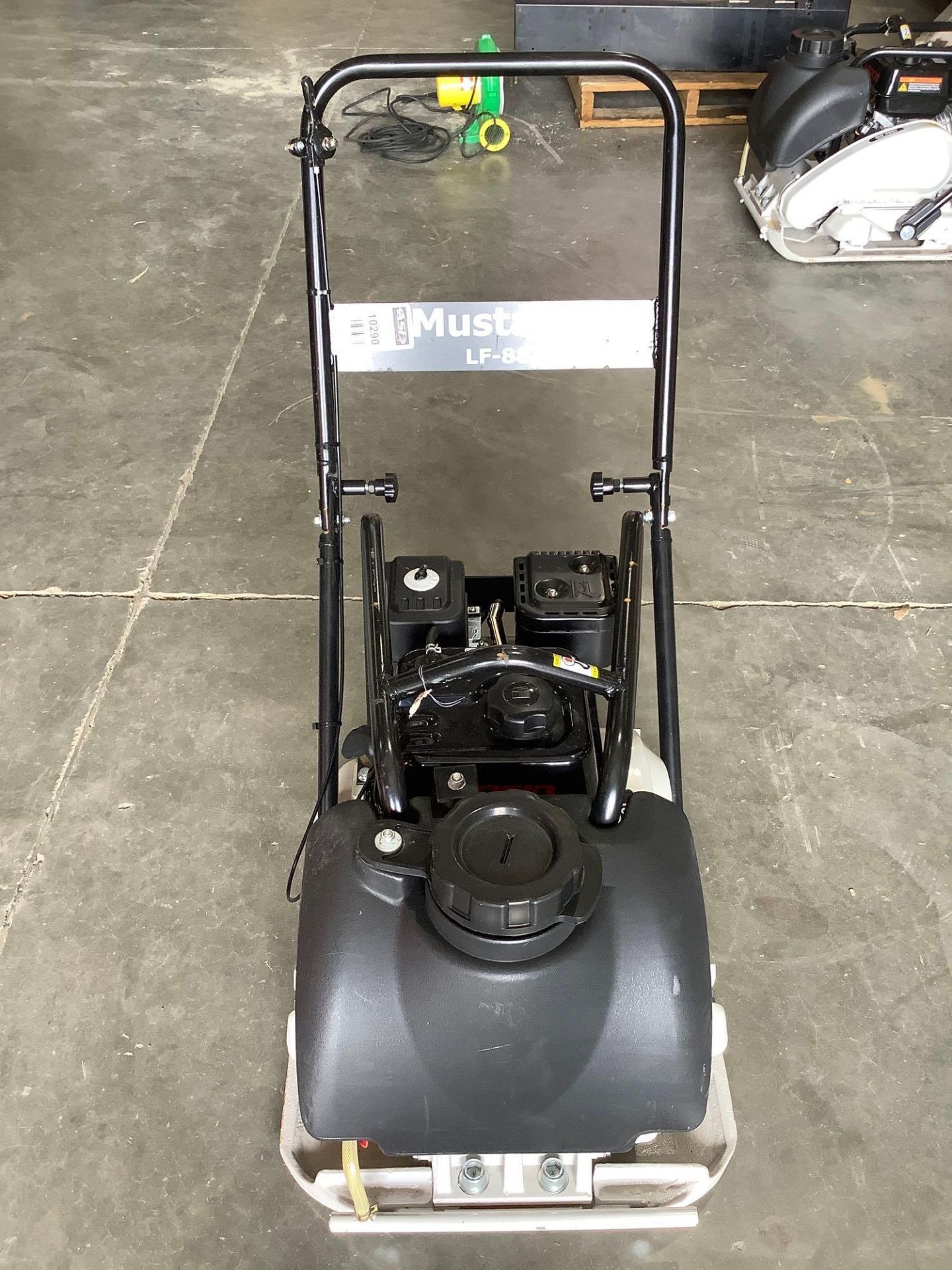 UNUSED MUSTANG LF-88 PLATE COMPACTOR WITH LONCIN 196cc ENGINE, GAS POWERED - Image 10 of 12