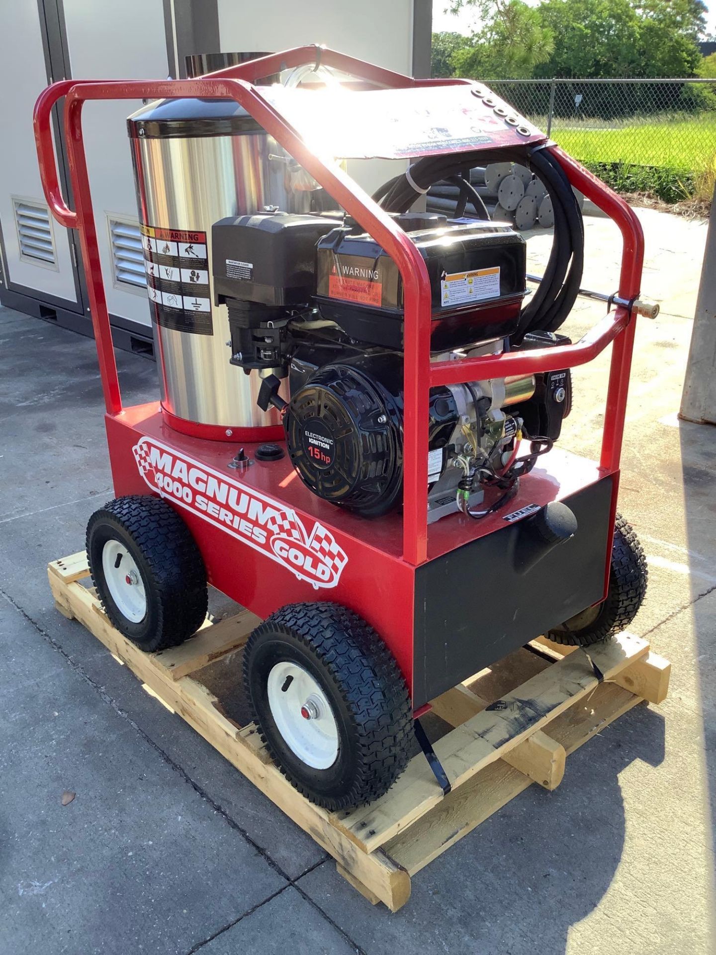 UNUSED 2022 MAGNUM 4000 SERIES GOLD HOT WATER PRESSURE WASHER,DIESEL GAS POWER, ELECTRIC START, APPR