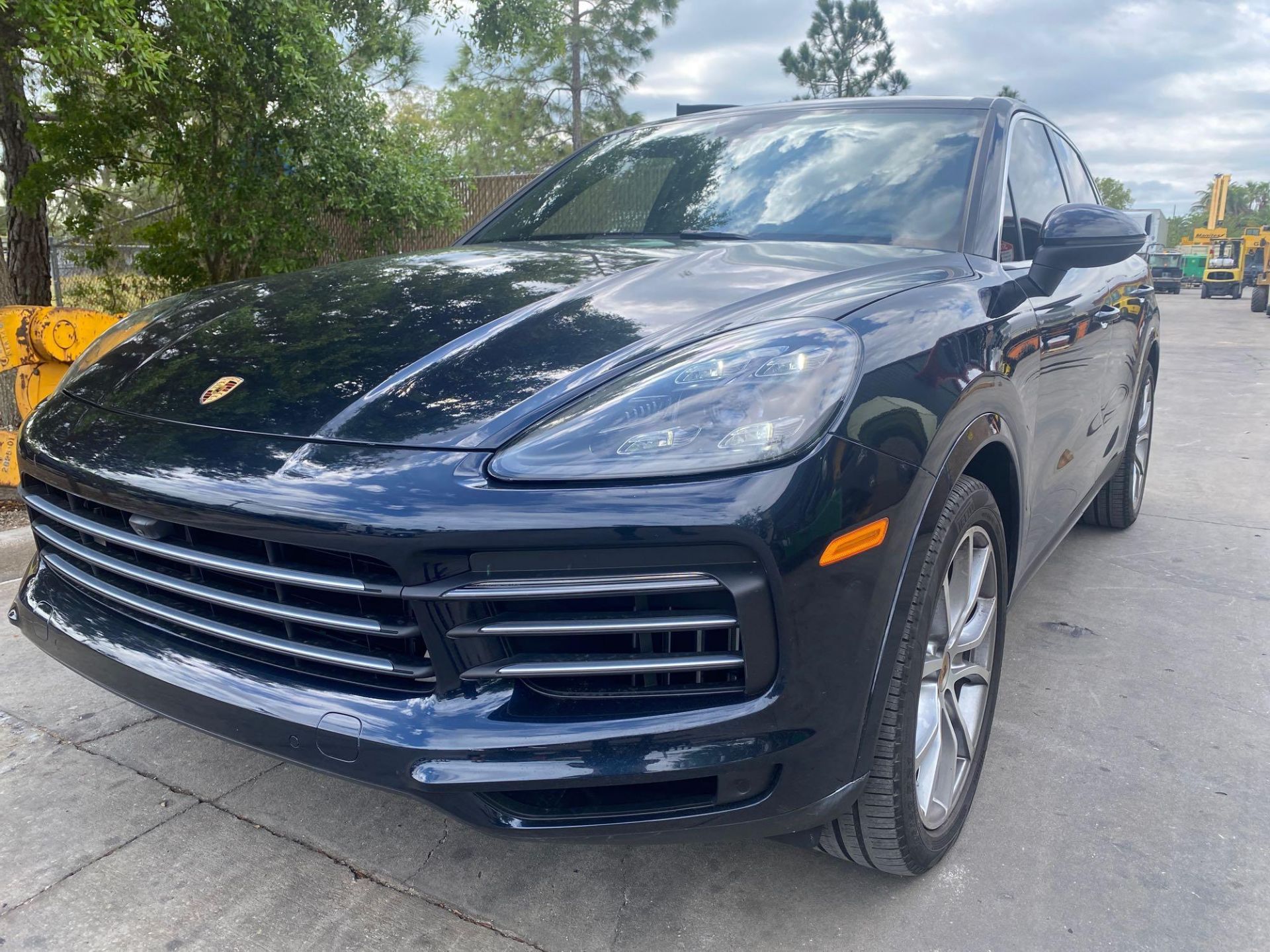 ***2019 PORSCHE CAYENNE S AWD SUV, LEATHER SEATS, MOON ROOF, A/C & HEATED SEATS, 2 KEYS INCLUDED - Image 2 of 47