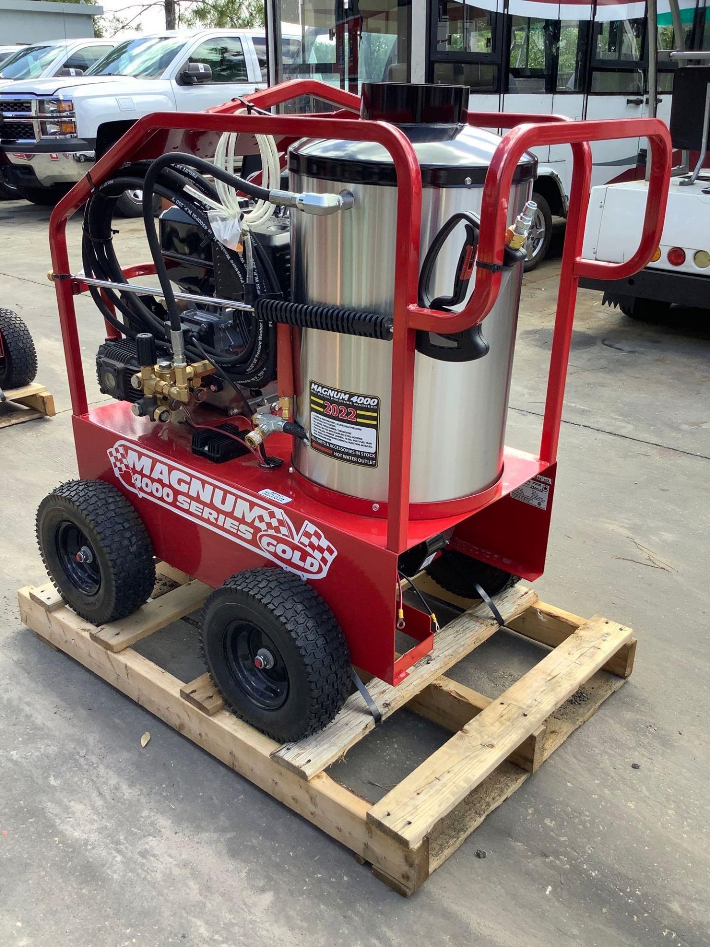 UNUSED 2022 MAGNUM 4000 SERIES GOLD HOT WATER PRESSURE WASHER,DIESEL GAS POWER, ELECTRIC START, APPR - Image 3 of 15