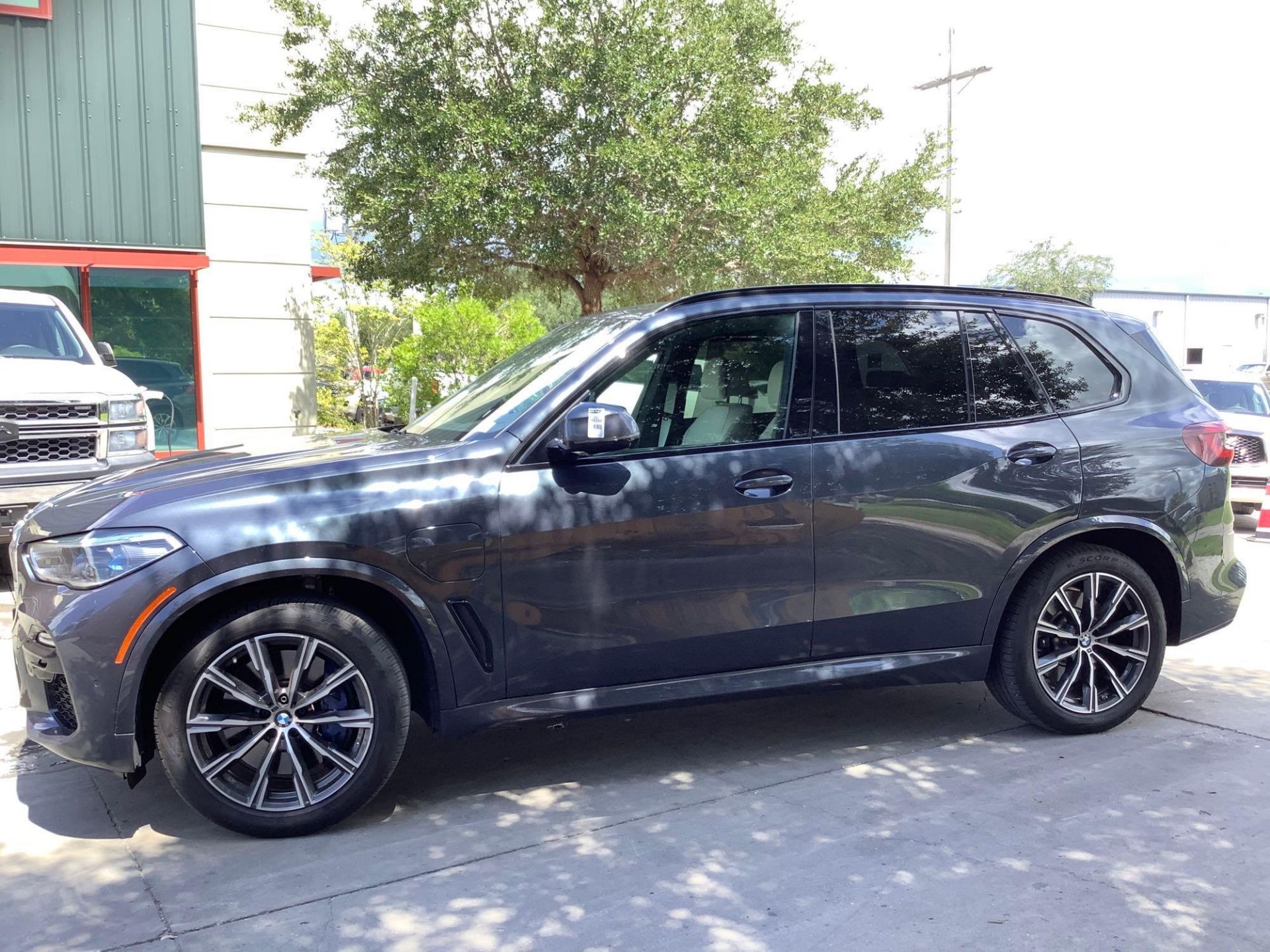 ***2021 BMW X5 XDRIVE45E HYBRID, AUTOMATIC, DRIVERS ASSISTANCE PRO PACKAGE, LUXURY SEATING PACKAGE 2 - Image 4 of 52