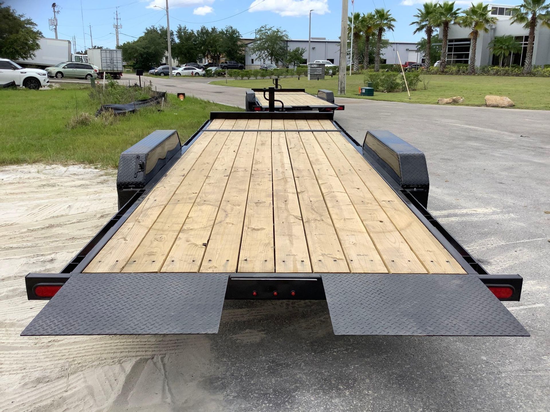 ***UNUSED 2022 DELTA TILT TRAILER, APPROX GVWR 14000LBS, APPROX 22FT LONG x 82” WIDE, ELECTRIC BRAKE - Image 4 of 18