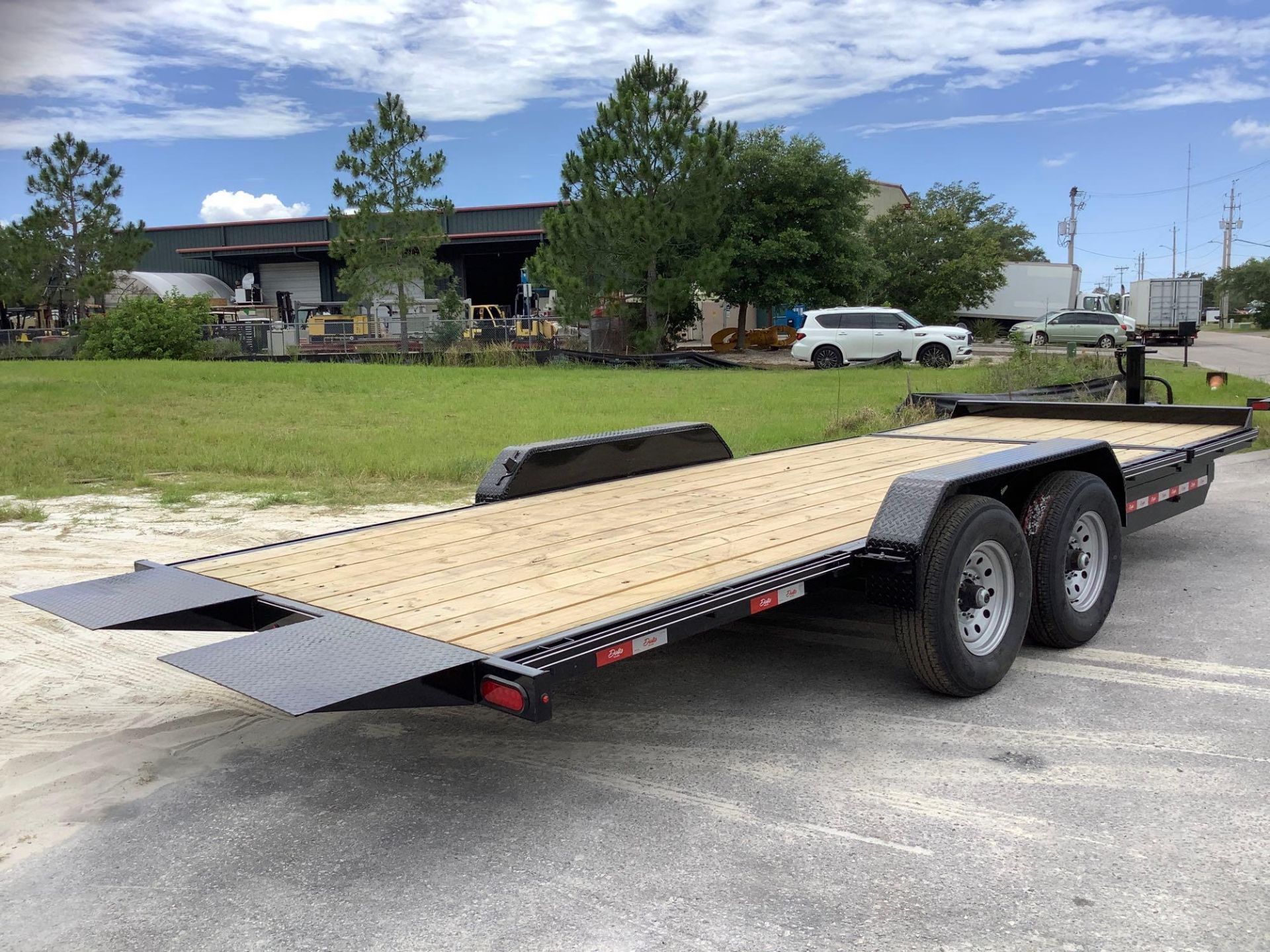 ***UNUSED 2022 DELTA TILT TRAILER, APPROX GVWR 14000LBS, APPROX 22FT LONG x 82” WIDE, ELECTRIC BRAKE - Image 5 of 18