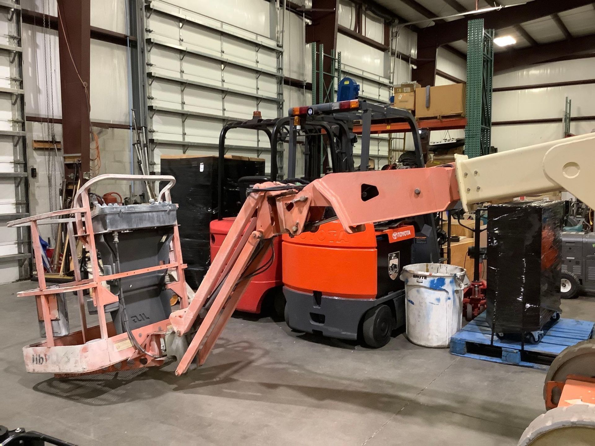 2008 JLG BOOM LIFT MODEL E300AJP, ELECTRIC, APPROX MAX PLATFORM HEIGHT 30FT - Image 5 of 17