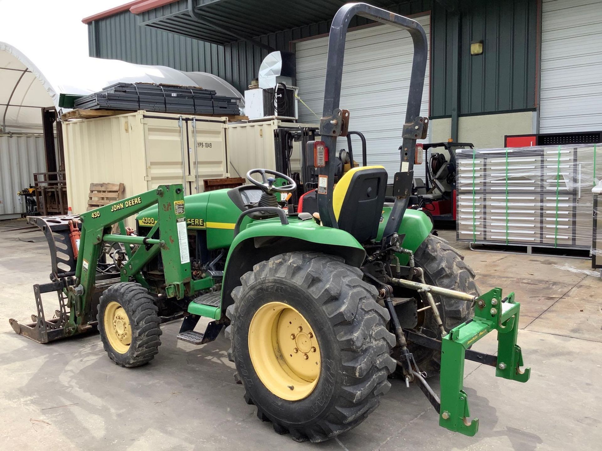 JOHN DEERE TRACTOR MODEL 4300, DIESEL, JOHN DEERE 430 QUICK ATTACH LOADER ON FRONT WITH GRAPPLE BUCK - Image 8 of 14