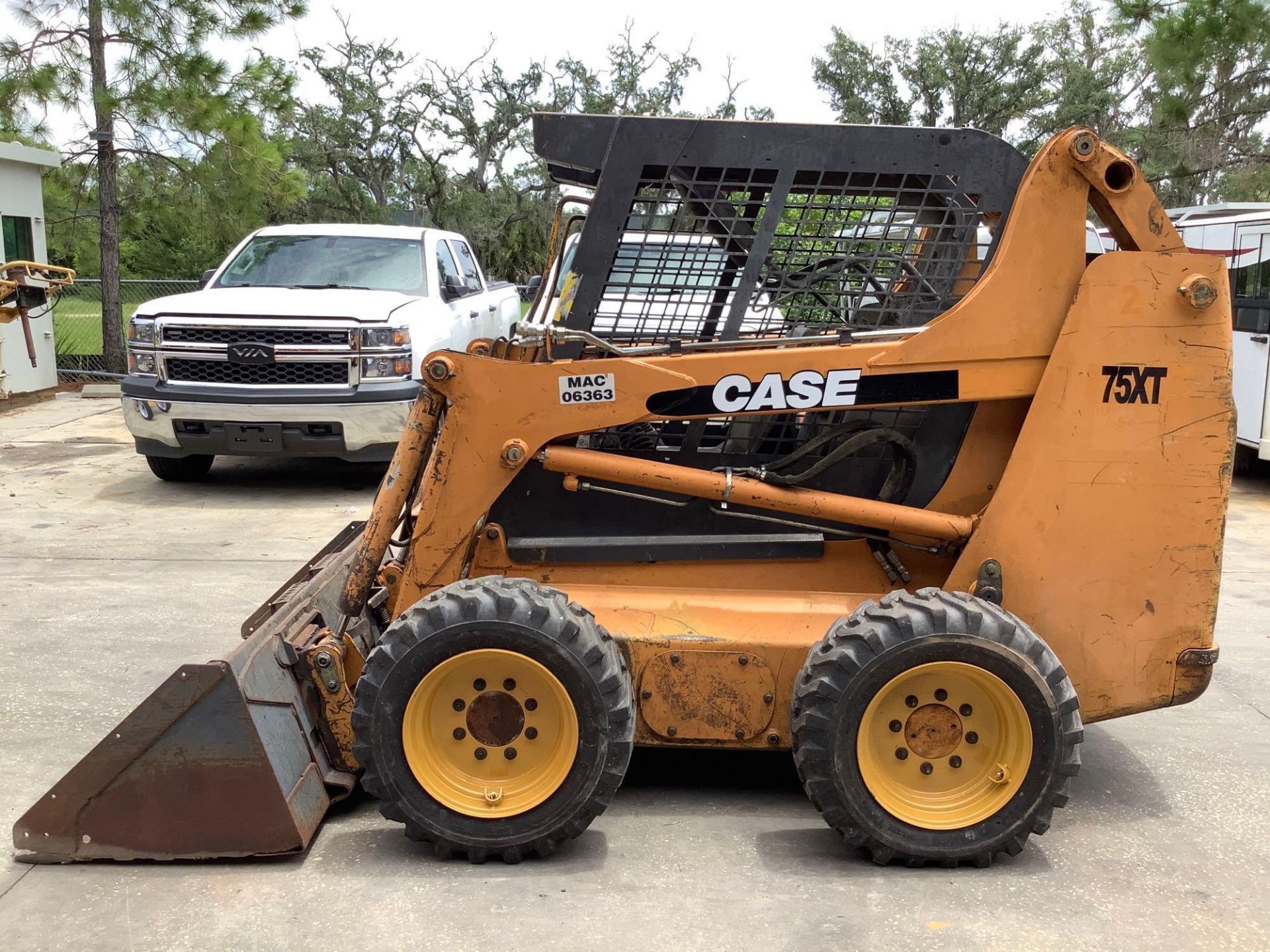 CASE SKID STEER MODEL 75XT, DIESEL, BUCKET APPROX 73” W, RUNS AND OPERATES - Image 3 of 22