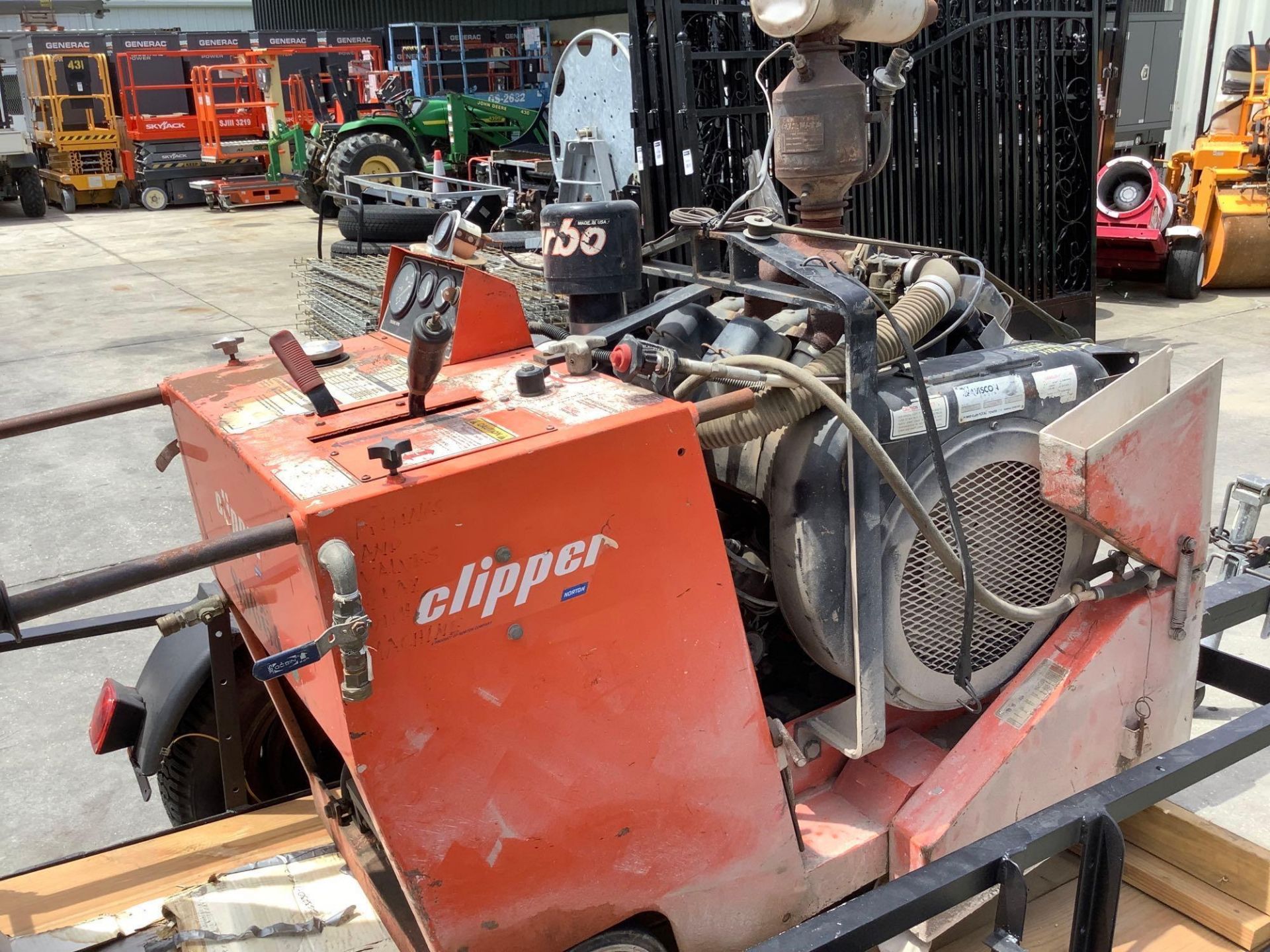 NORTON CLIPPER CONCRETE SAW MODEL C-65B-KET WITH TRAILER, GAS POWERED, WISCONSIN V465D1 ENGINE, TRAI - Image 19 of 29