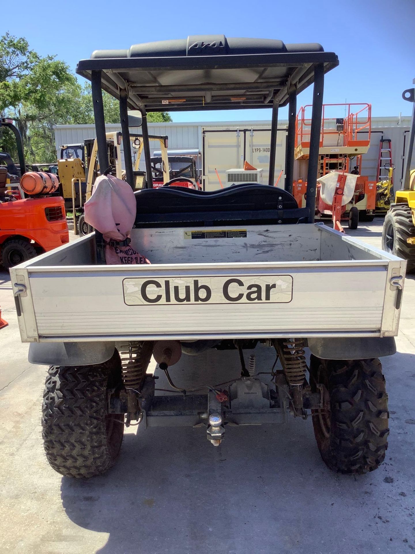 CLUB CAR CARYALL 295SE 4x4 INTELLITRAK GOLF CART, GAS POWERED , MANUAL DUMP BED, HITCH IN FRONT & BA - Image 7 of 19