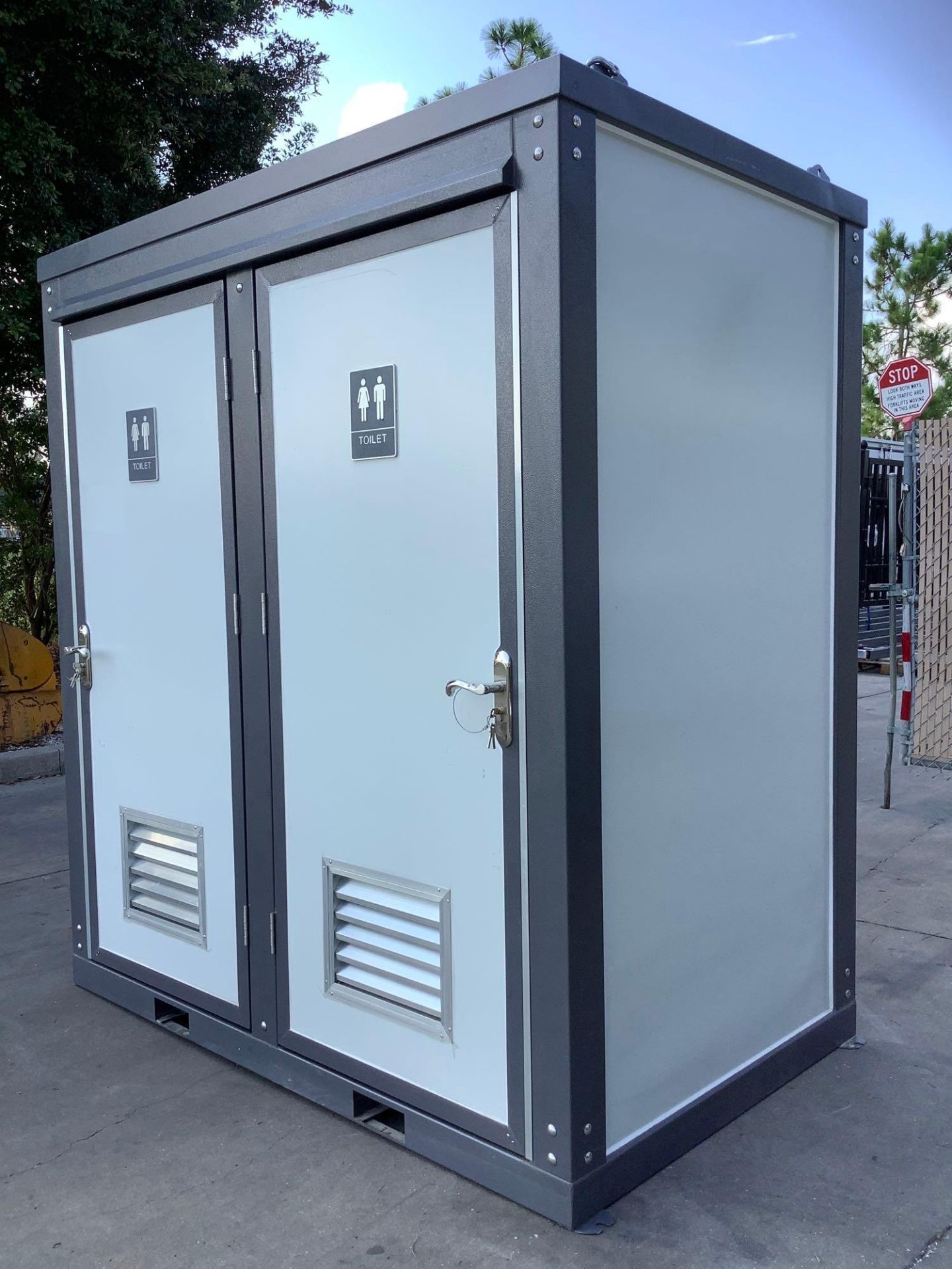UNUSED PORTABLE DOUBLE BATHROOM UNIT, 2 STALLS, ELECTRIC & PLUMBING HOOK UP WITH EXTERIOR PLUMBING C - Image 8 of 13