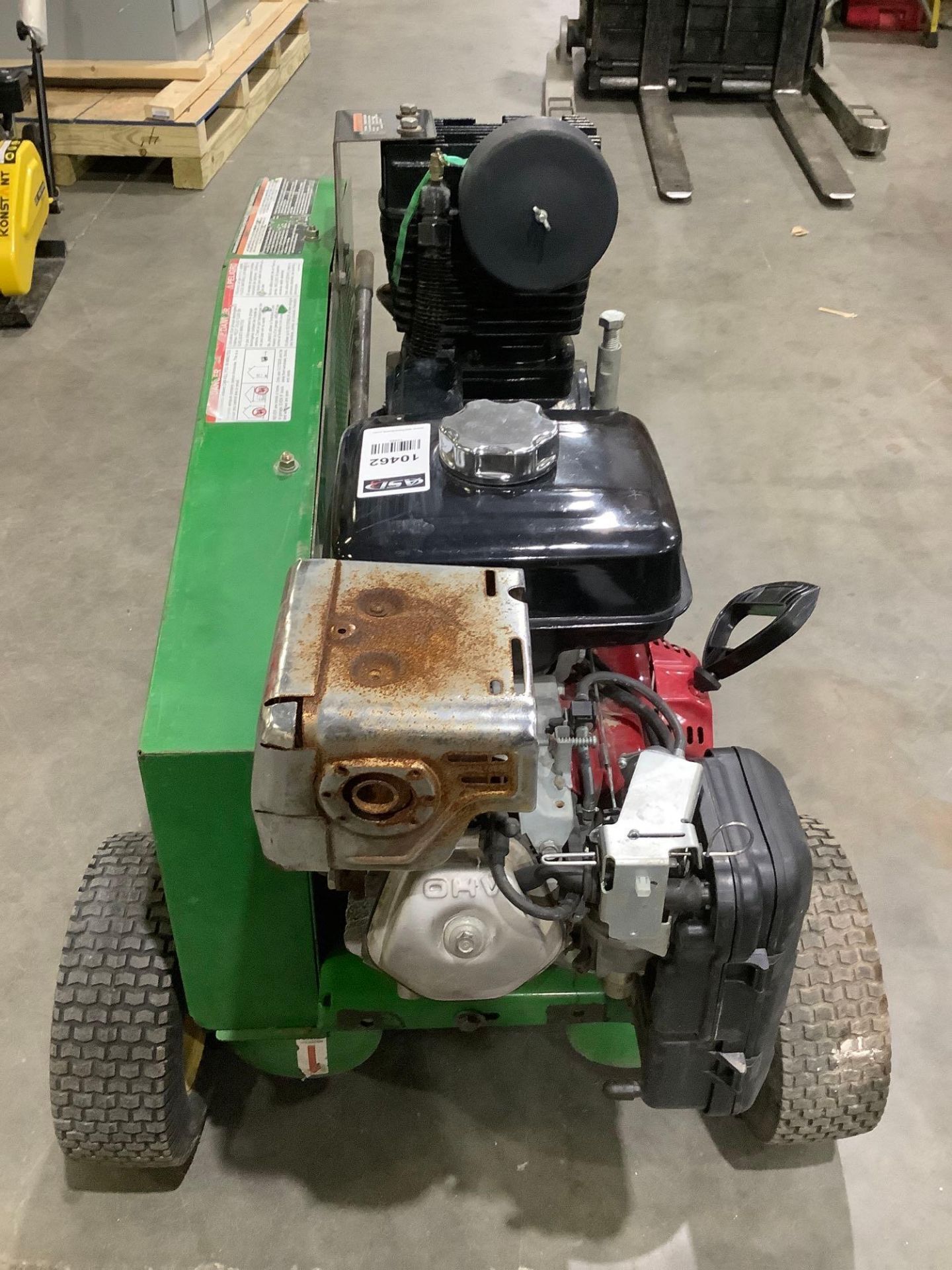 JOHN DEERE COMPRESSERATOR MODEL AG2-PH13-08J1, GAS POWERED, HONDA GX270 MOTOR - Image 2 of 11