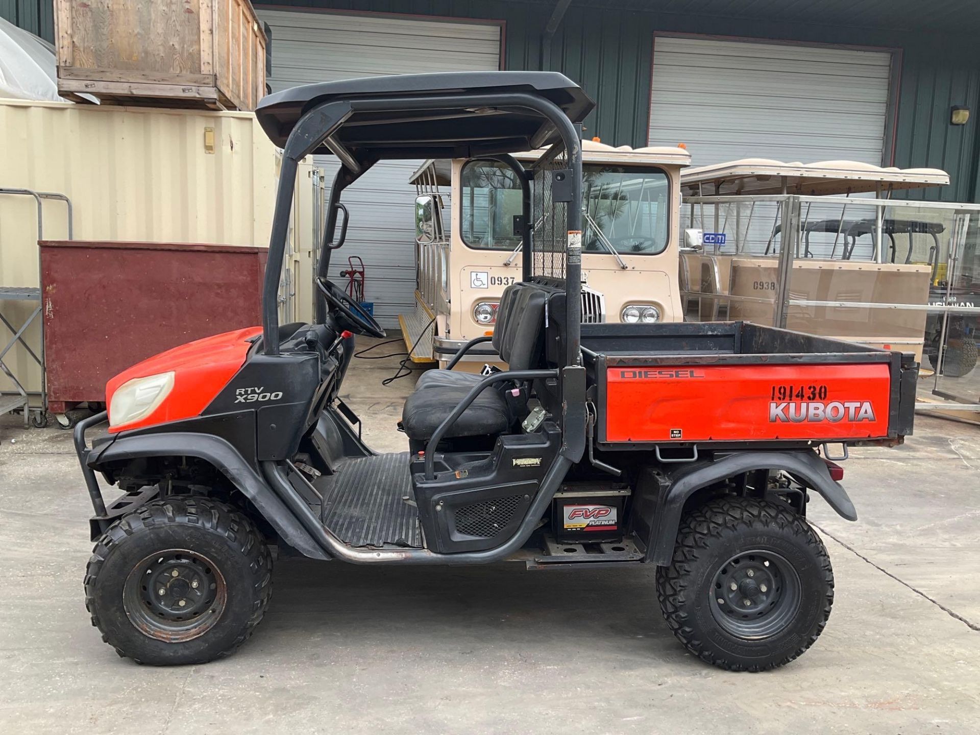 KUBOTA RTV-X900 UTV , DIESEL, 4WD, MANUAL DUMP BED, HITCH, DID NOT START- TURNS OVER SOUNDS LIKE IT - Image 2 of 13