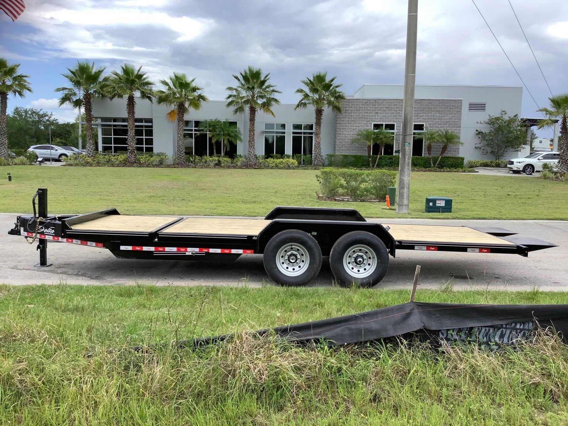 ***UNUSED 2022 DELTA TILT TRAILER, APPROX GVWR 14K LBS, APPROX 22FT LONG,ELECTRIC BRAKES - Image 2 of 17