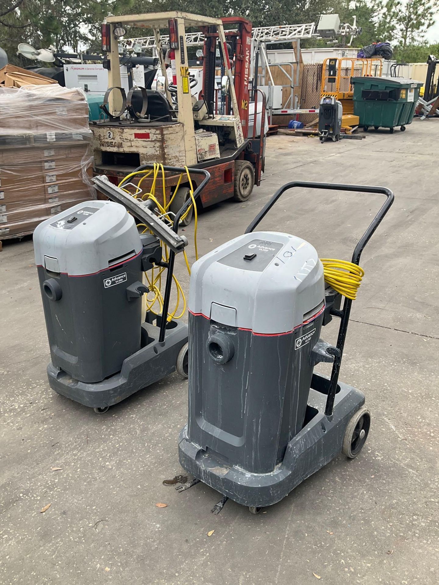 ( 2 ) ADVANCE COMMERCIAL DRY/WET VACUUM MODEL VL500 55-1 BDF US , ELECTRIC, APPROX 120 VOLTS, APPROX - Image 3 of 8