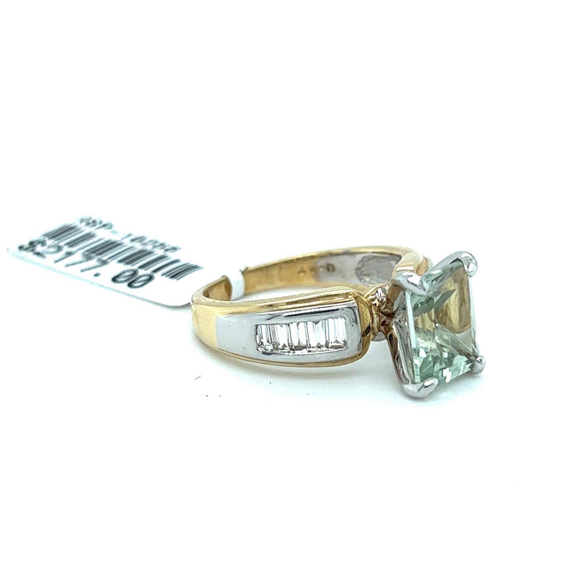 2.15CT GREEN QUARTZ AND BAGUETTE DIAMOND RING 14K GOLD - Image 3 of 3