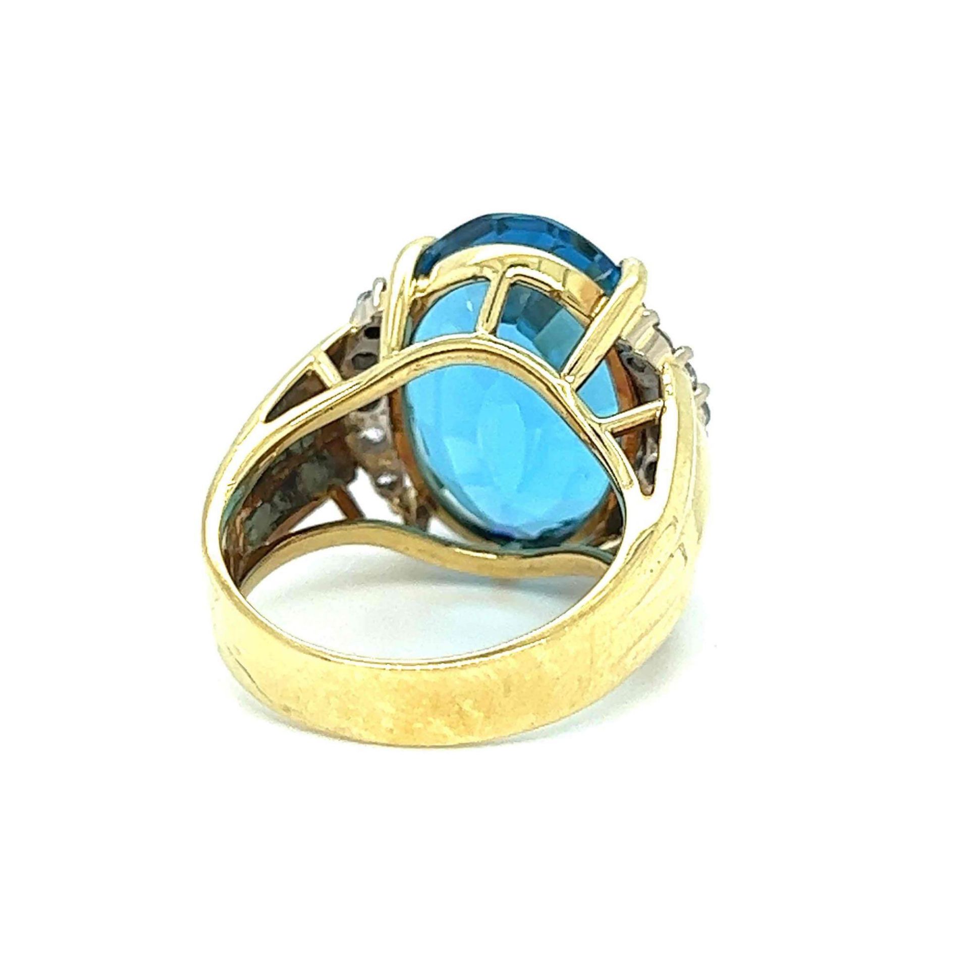 ESTATE BLUE TOPAZ AND DIAMOND RING 18K GOLD - Image 3 of 3