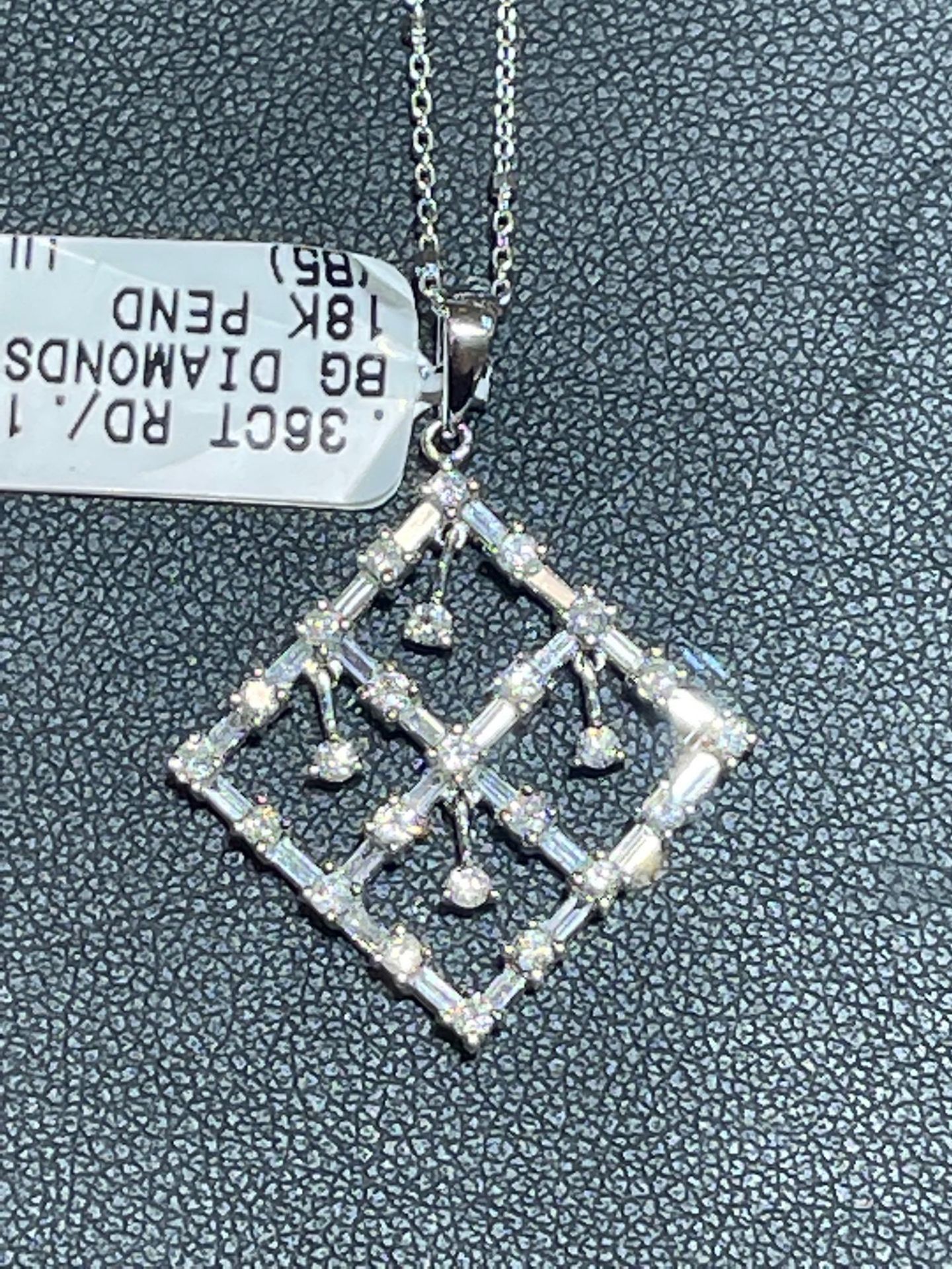 18KT WHITE GOLD .51CT DIAMOND NECKLACE - Image 2 of 3