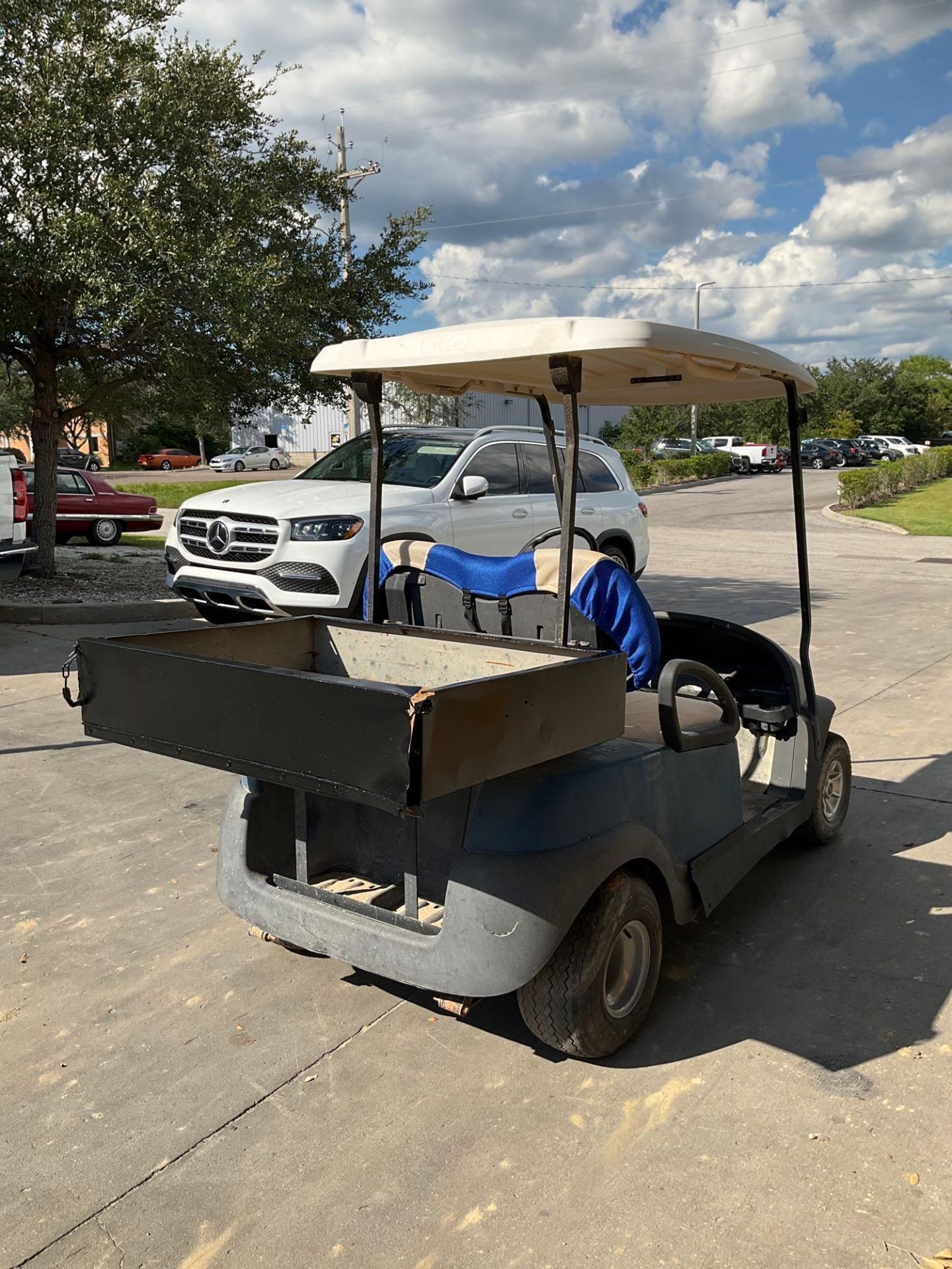 CLUB CAR GOLF CART, ELECTRIC, 48 VOLTS, UTILITY BED ATTACHED APPROX 42” W x 32” L , BRAND NEW BATTER - Image 5 of 11