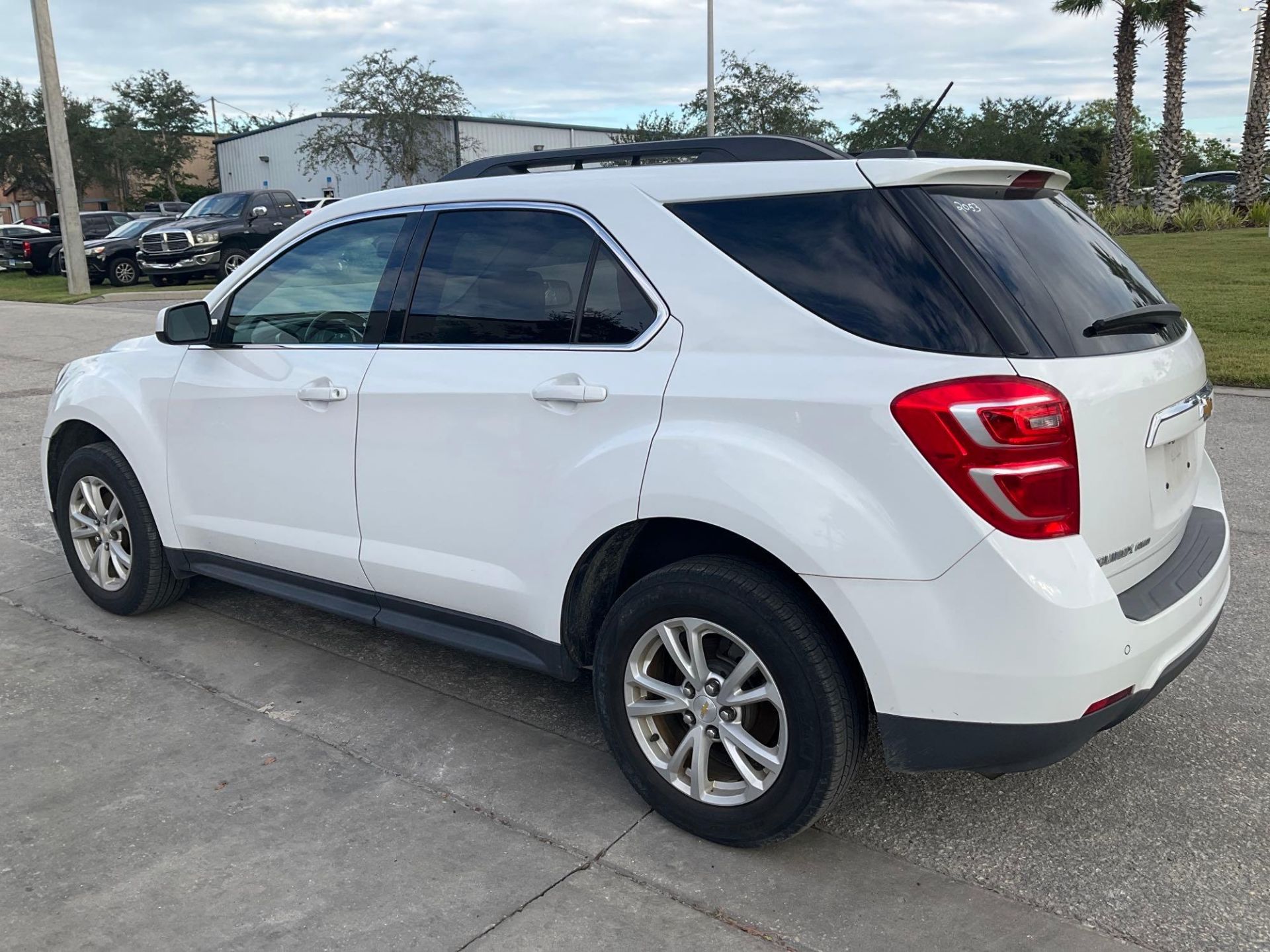 2017 CHEVROLET EQUINOX SUV, GAS POWERED AUTOMATIC, AWD, POWER WINDOWS & LOCKS, BACK UP CAMERA, STROB - Image 4 of 29