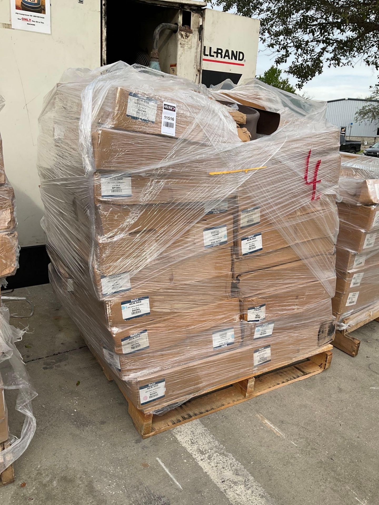 PALLET OF BURKE FLOORING 4CR-502 .080 BROWN VINYLE COVE ROLL, APPROX 4” x 100 LF, APPROX 40 BOXES - Image 2 of 5