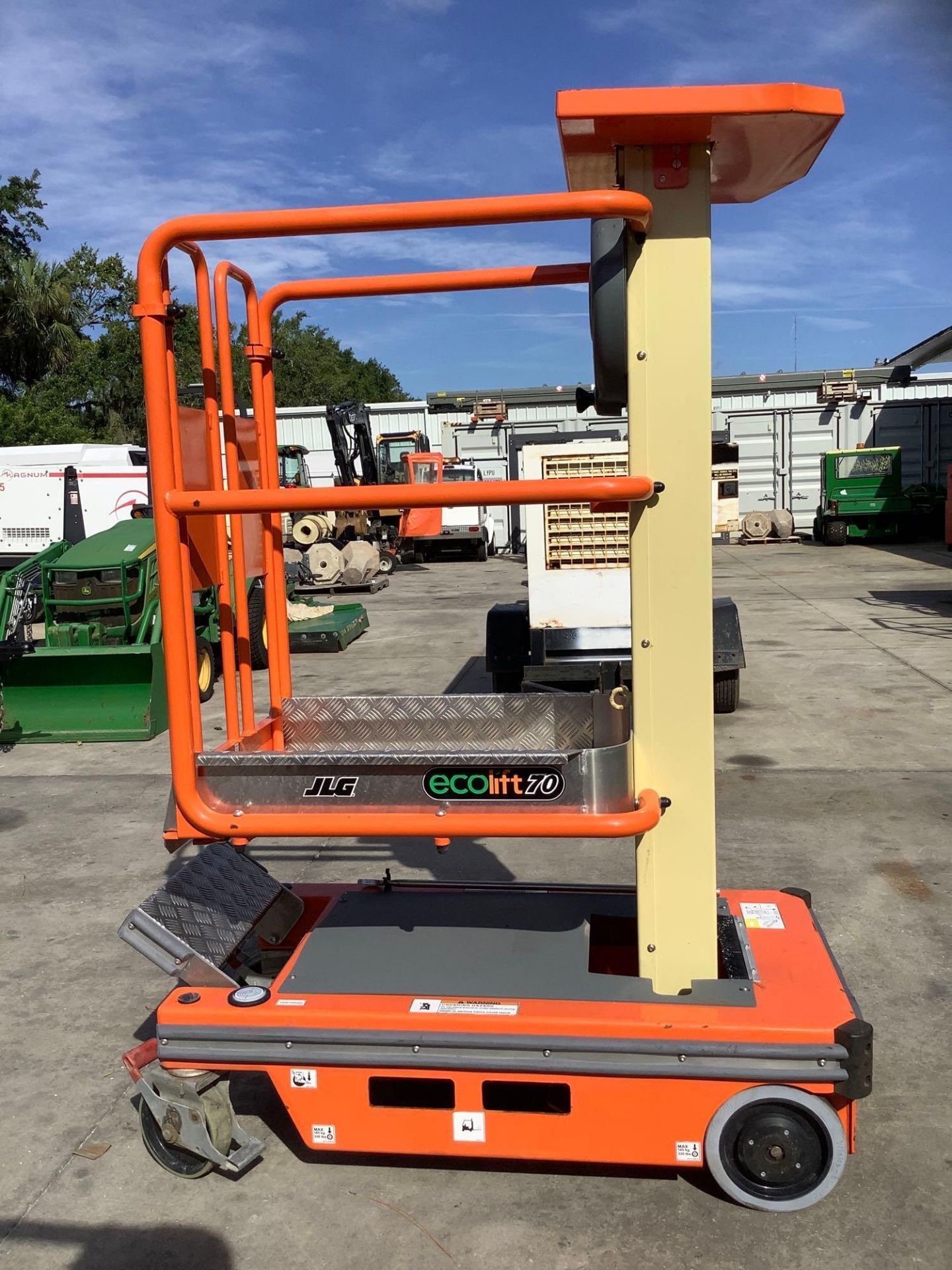2018 JLG ECOLIFT 70,MANUAL, APPROX MAX PLATFORM HEIGHT 7FT, NON MARKING TIRES