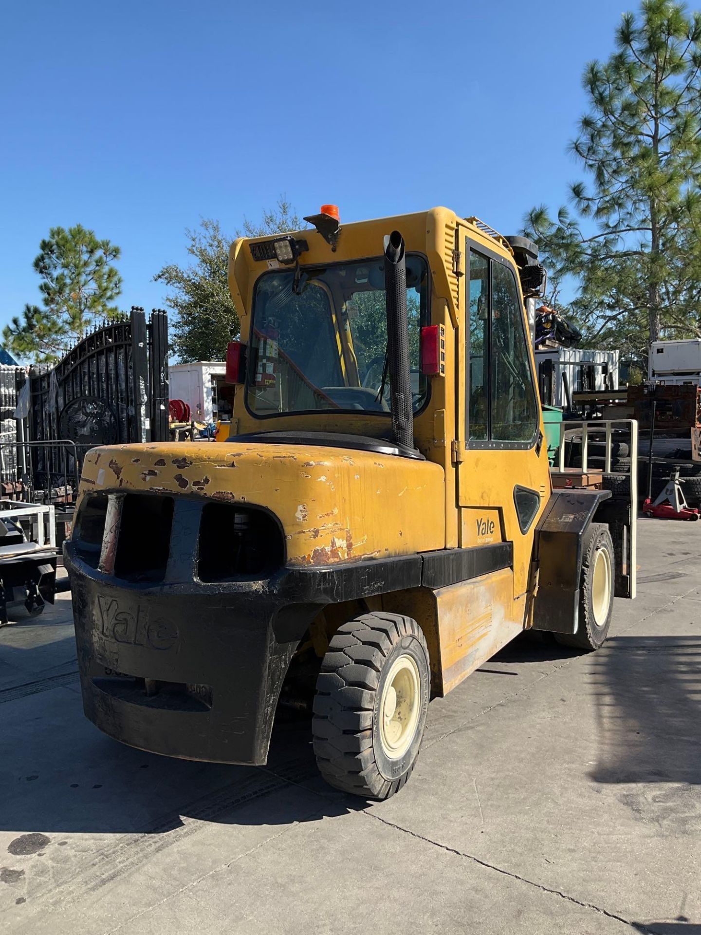 YALE FORKLIFT MODEL GDP120MJNPBE099, DIESEL, ENCLOSED CAB, APPROX MAX CAPACITY 10,450LB, APPROX MAX - Image 6 of 13