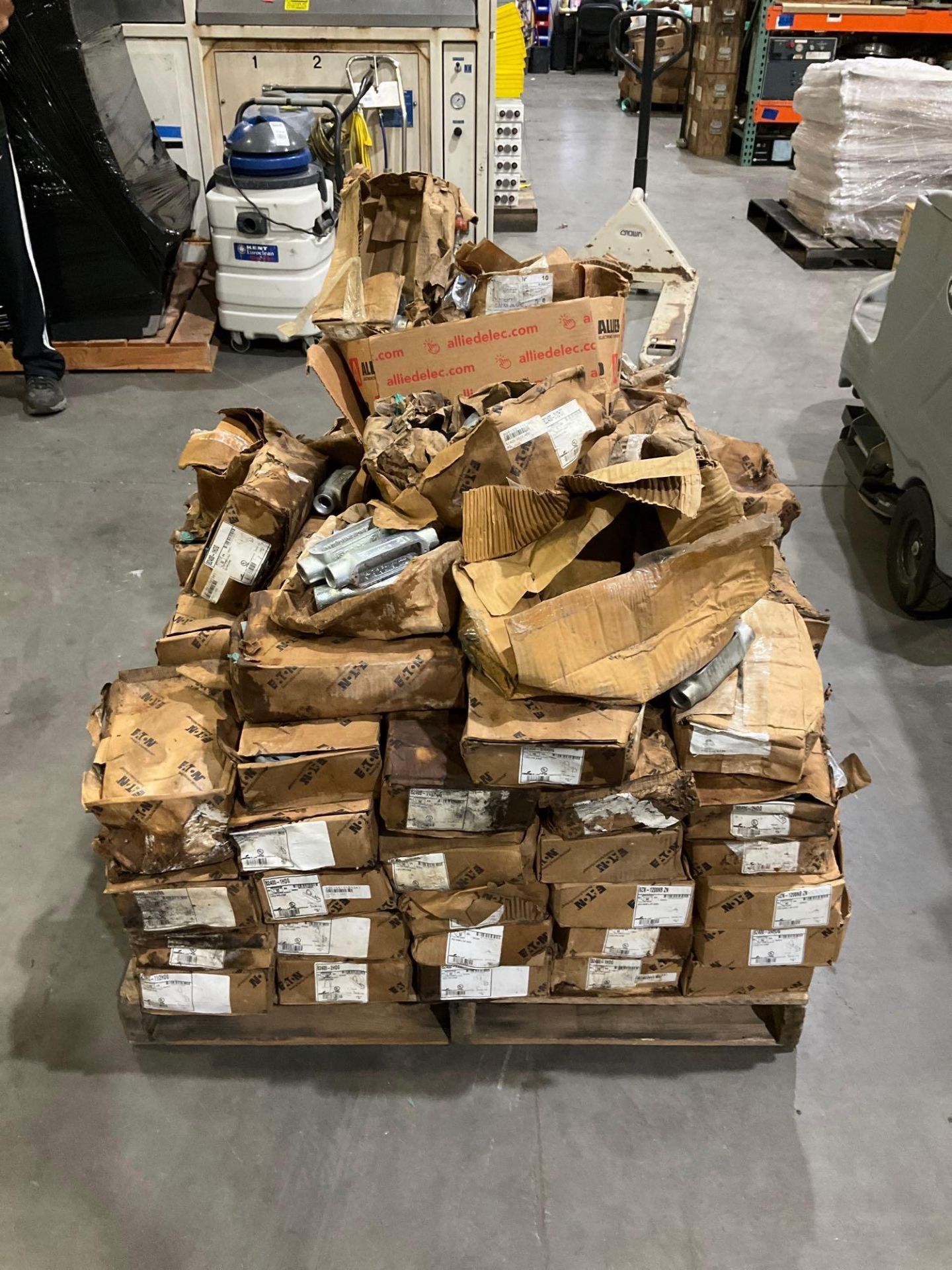 PALLET OF PIPE STRAPS , ASSORTED CONDUIT, ETC - Image 8 of 17