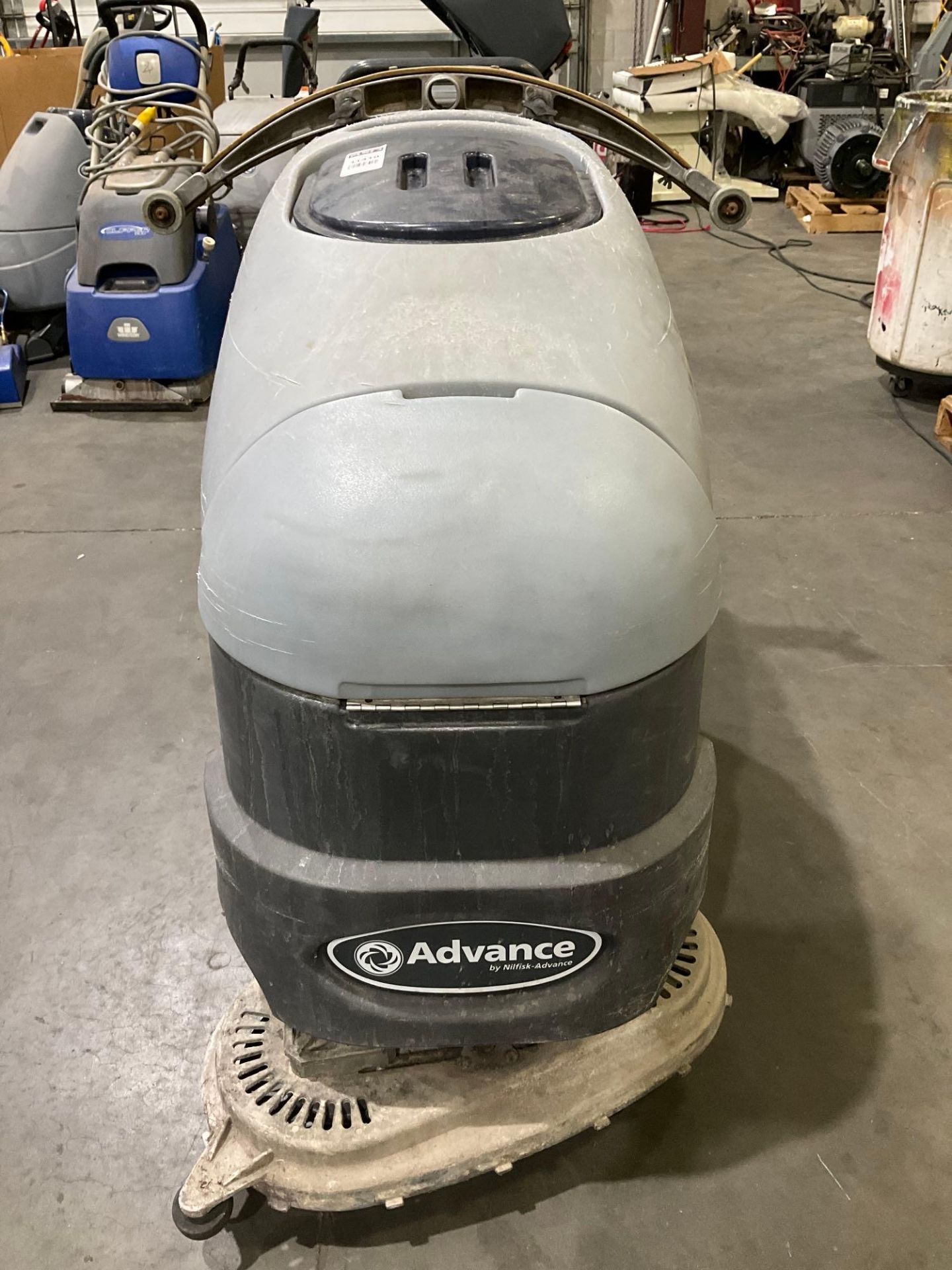 NILFISK ADVANCE WALK BEHIND FLOOR SCRUBBER MODEL CONVERTAMATIC 26D-C, ELECTRIC, APPROX 24 VOLTS, BUI - Image 9 of 13