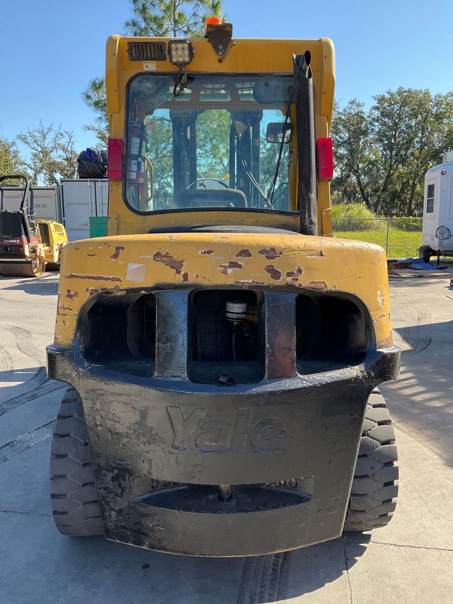 YALE FORKLIFT MODEL GDP120MJNPBE099, DIESEL, ENCLOSED CAB, APPROX MAX CAPACITY 10,450LB, APPROX MAX - Image 5 of 13