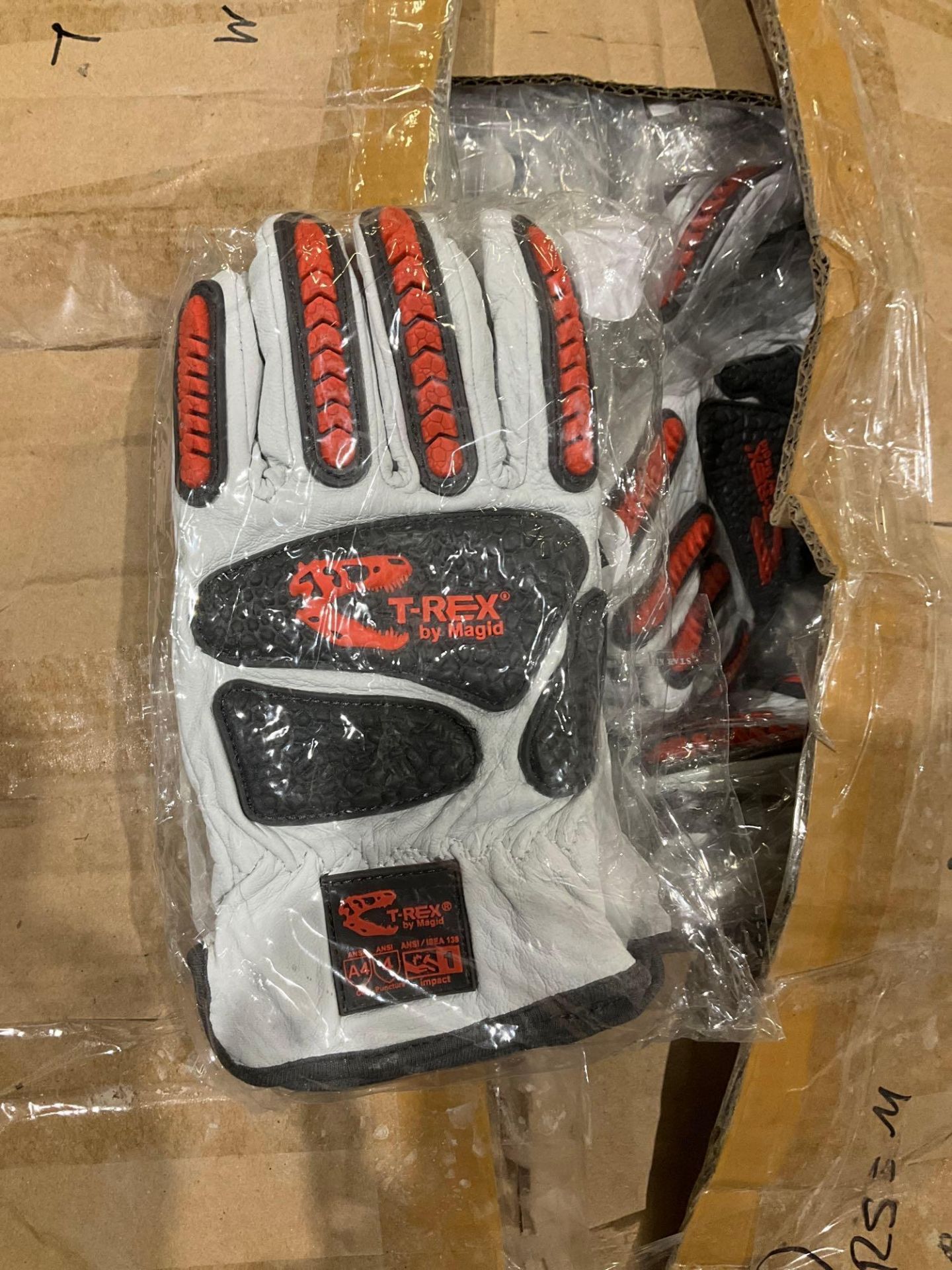 PALLET MAGID T-REX TRX818 & TRX842 GLOVES, APPROX 48 PAIRS SIZE XL, APPROX 178 PAIRS SIZE L, APPROX - Image 5 of 5