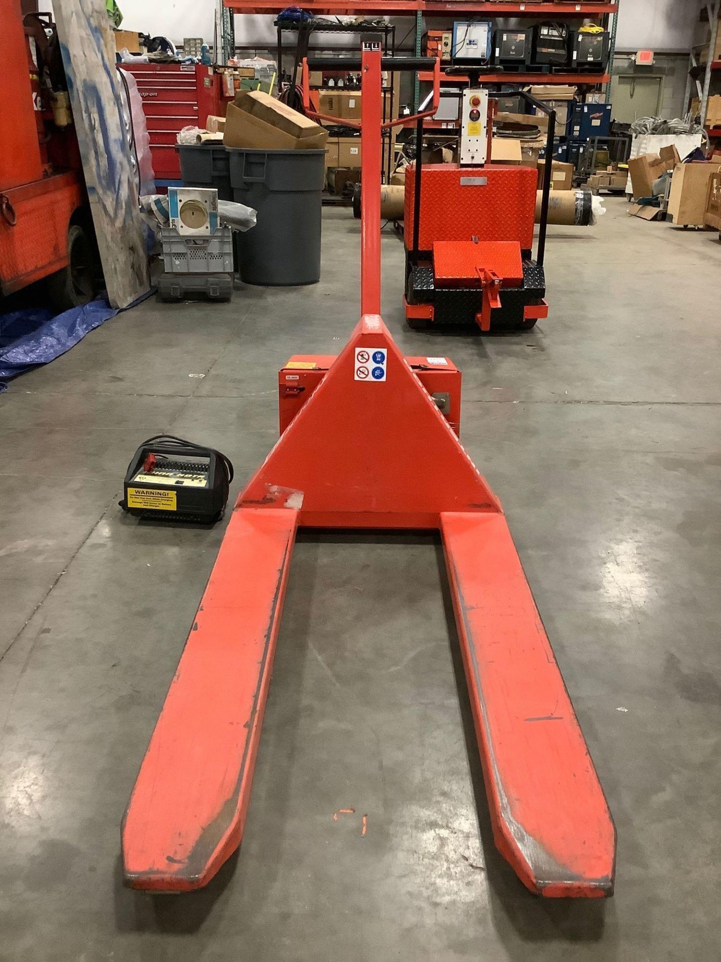 INTERTHOR THORK LIFT PALLET JACK MODEL EHL1000/3, ELECTRIC, 12 VOLTS, APPROX MAX CAPACITY 2200LBS, M - Image 10 of 12