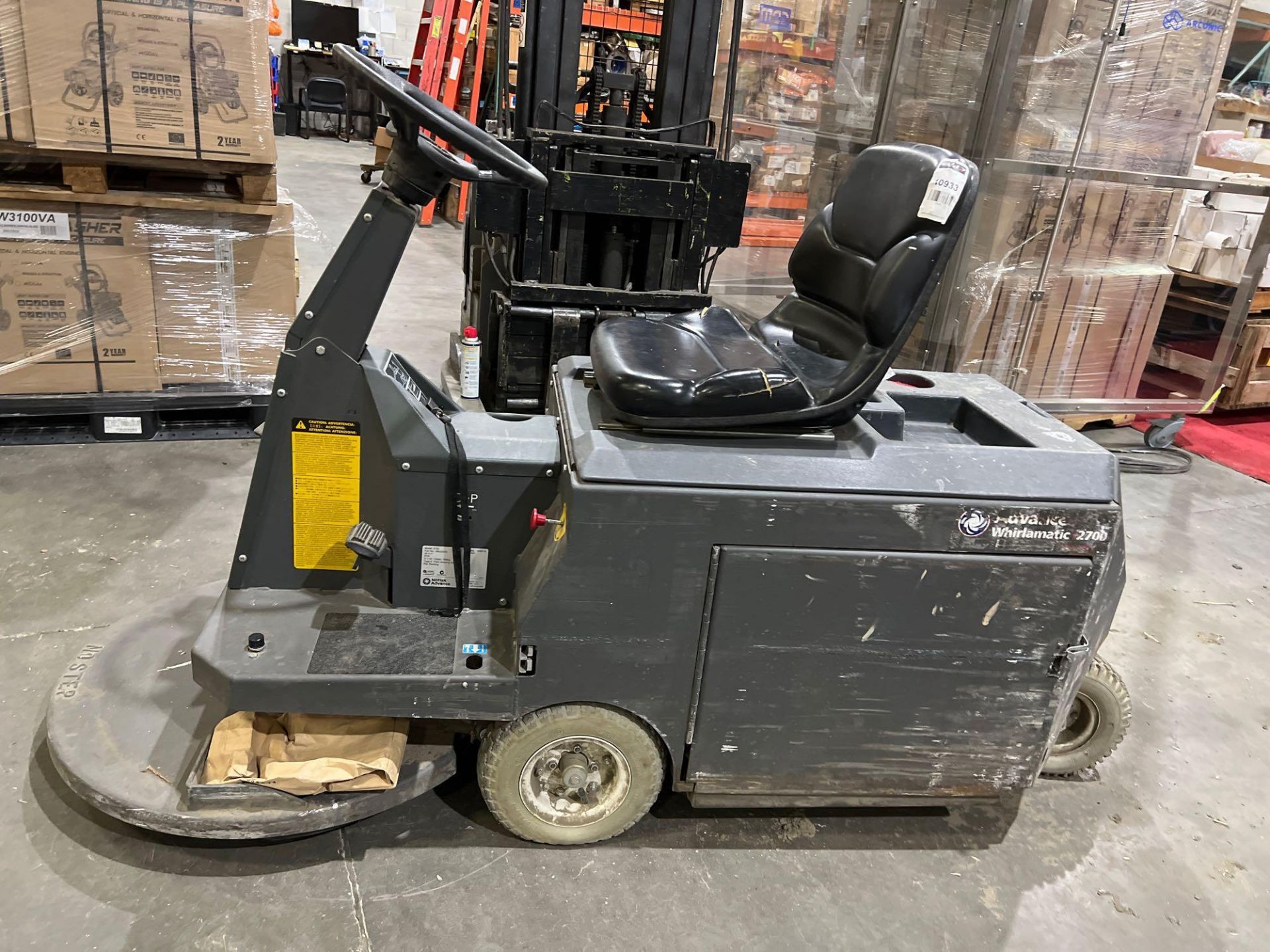 NILFISK ADVANCE WHIRLMATIC RIDE ON FLOOR BURNISHER MODEL 2700, NEEDS BRUSH, ELECTRIC, 36 VOLTS, RUNS - Image 7 of 9