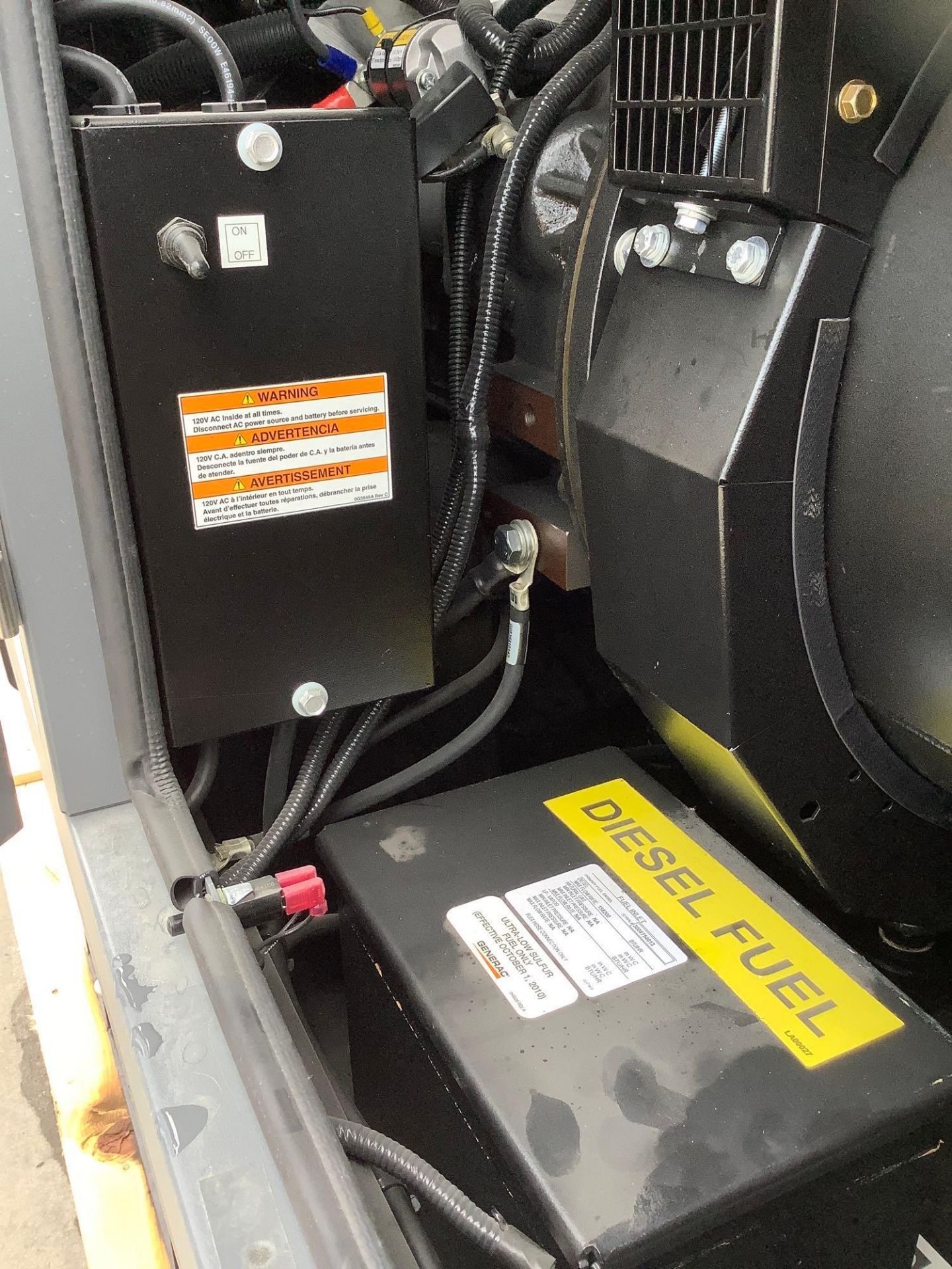 UNUSED GENERAC INDUSTRIAL POWER GENERATOR MODEL SD010, DIESEL , APPROX 10 KW, APPROX 60HZ, - Image 7 of 23