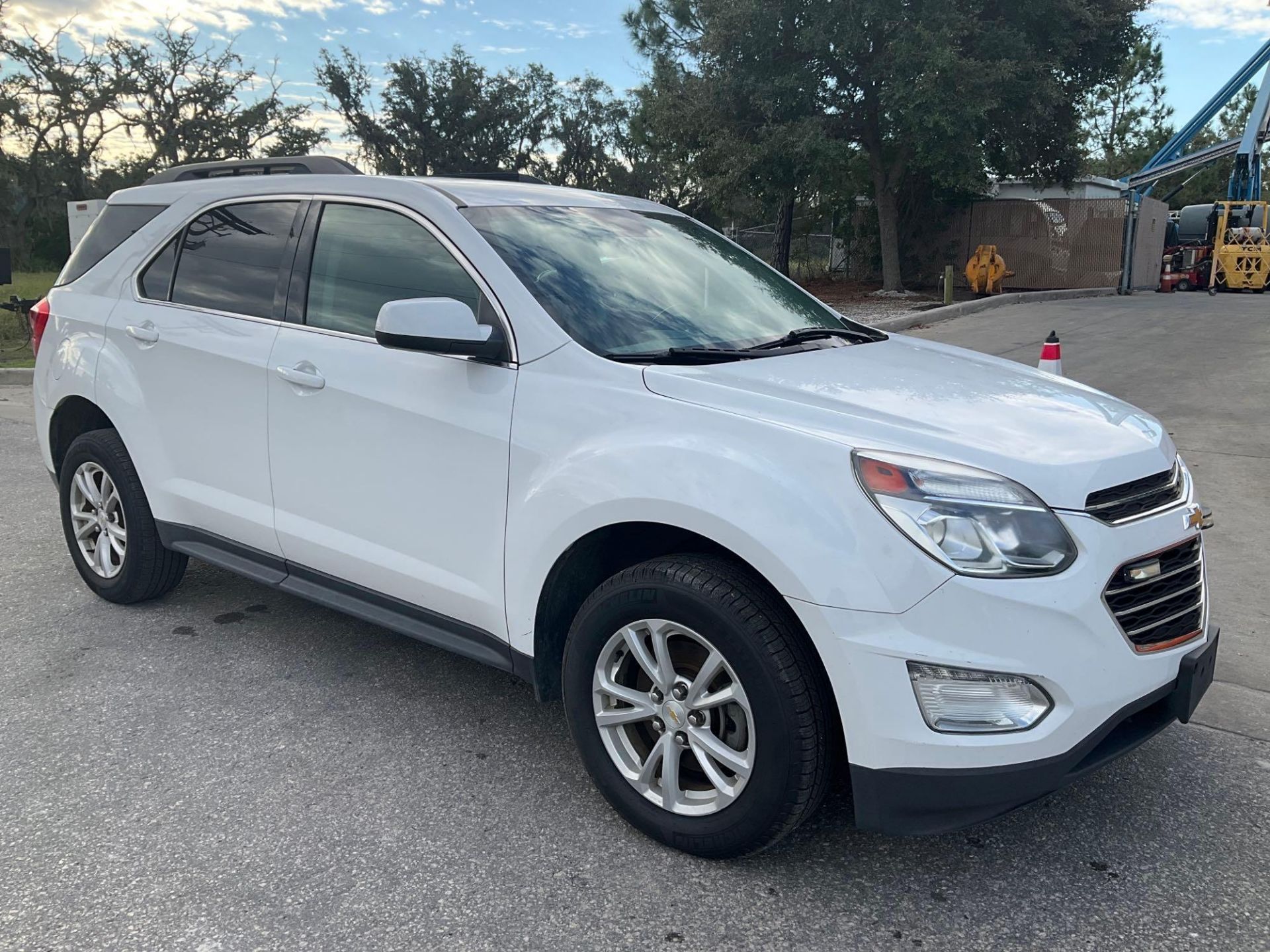 2017 CHEVROLET EQUINOX SUV, GAS POWERED AUTOMATIC, AWD, POWER WINDOWS & LOCKS, BACK UP CAMERA, STROB - Image 10 of 29