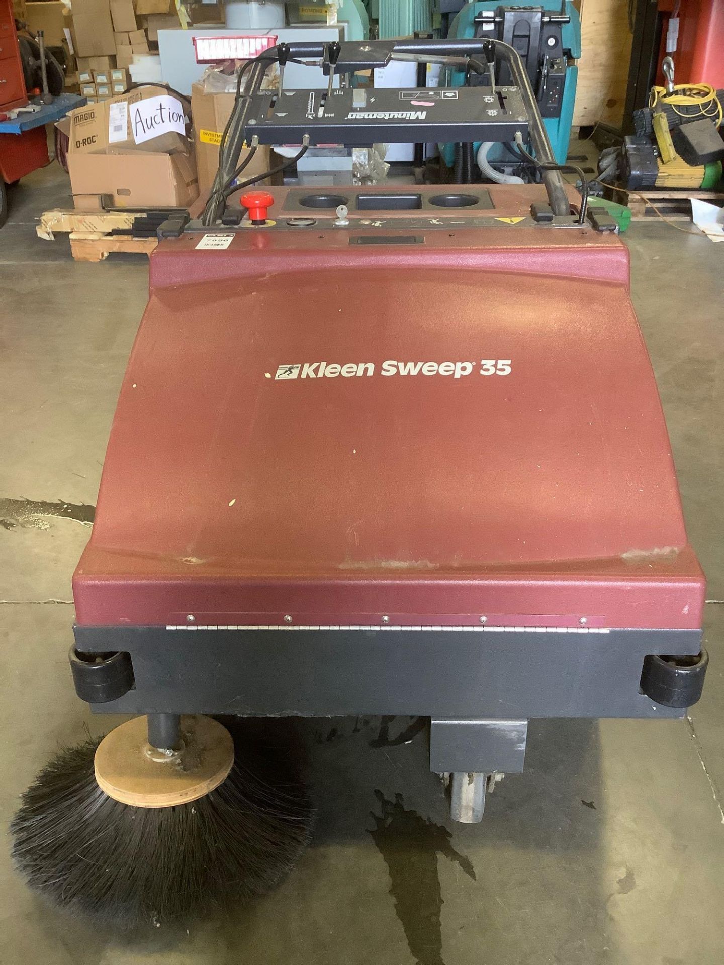 MINUTEMAN KLEEN SWEEP 35 FLOOR SWEEPER MODEL HM360000, ELECTRIC, APPROX DC VOLTS 12 - Image 2 of 9