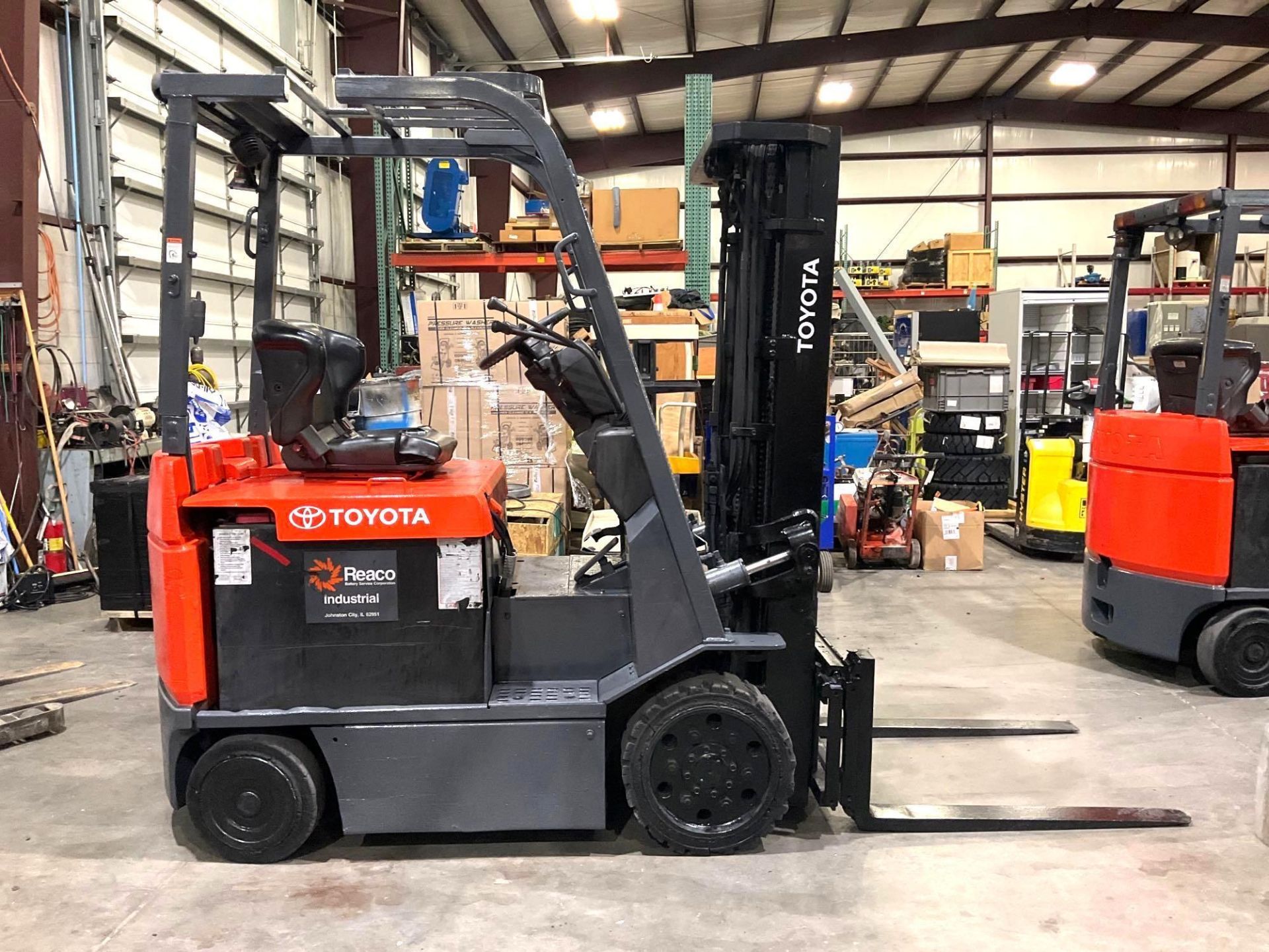 TOYOTA FORKLIFT MODEL 7FBCU25, ELECTRIC, APPROX MAX CAPACITY 4400LBS, APPROX MAX HEIGHT 189in, TILT,