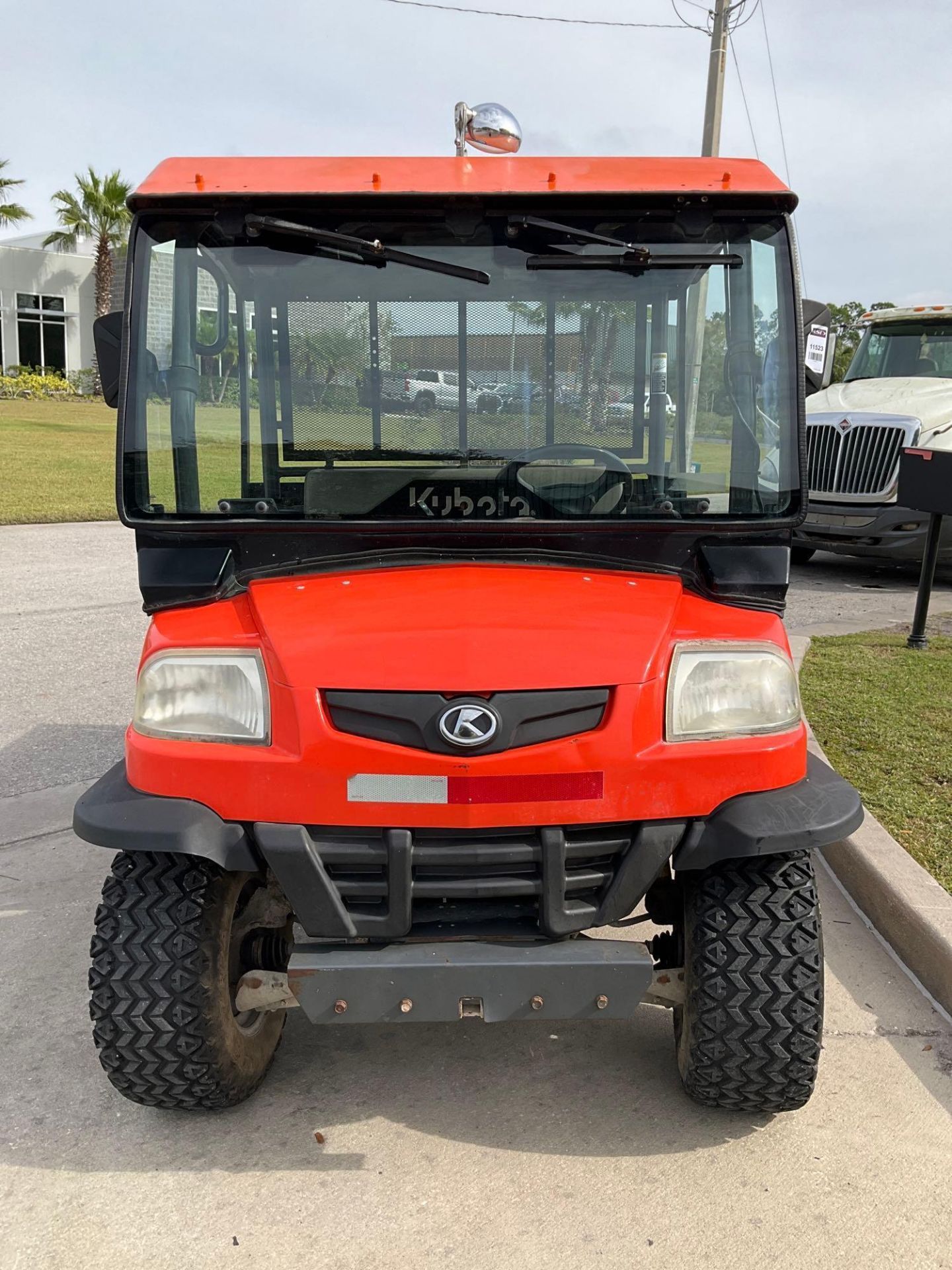 KUBOTA RTV900 UTV, DIESEL , 4WD, HITCH ON BACK, MANUAL DUMP BED, BILL OF SALE ONLY,  RUNS AND OPERAT - Image 8 of 13