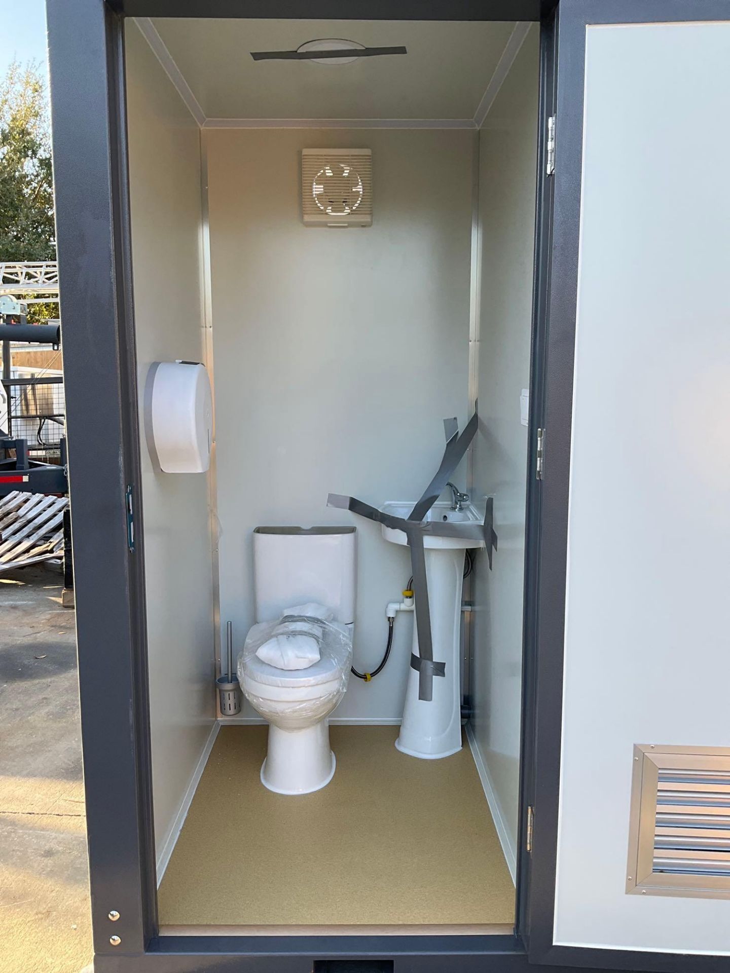 UNUSED PORTABLE DOUBLE BATHROOM UNIT, 2 STALLS, ELECTRIC & PLUMBING HOOK UP WITH EXTERIOR PLUMBING C - Image 14 of 16