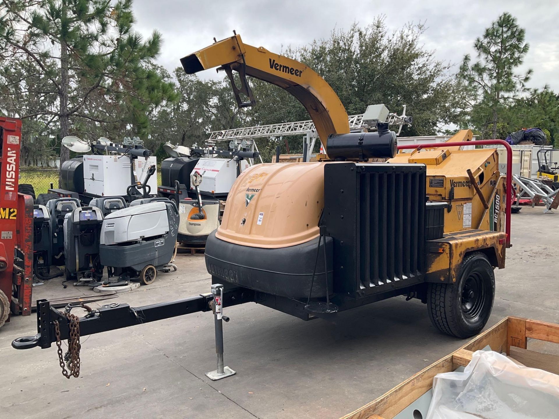 VERMEER BC1500 BRUSH CHIPPER, DIESEL, JOHN DEERE ENGINE, TRAILER MOUNTED, RUNS AND OPERATES - Image 2 of 18